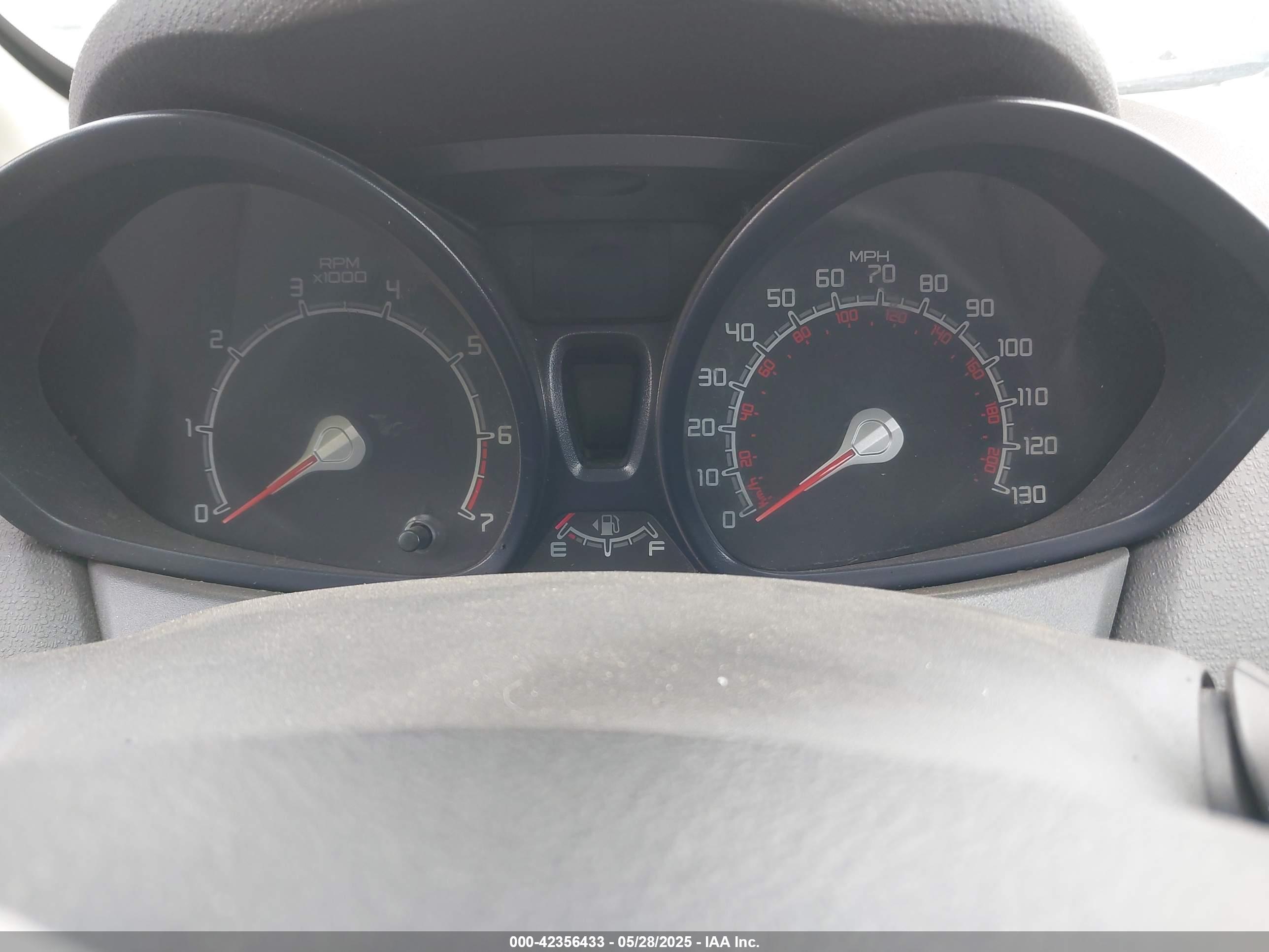 FORD FIESTA image 7