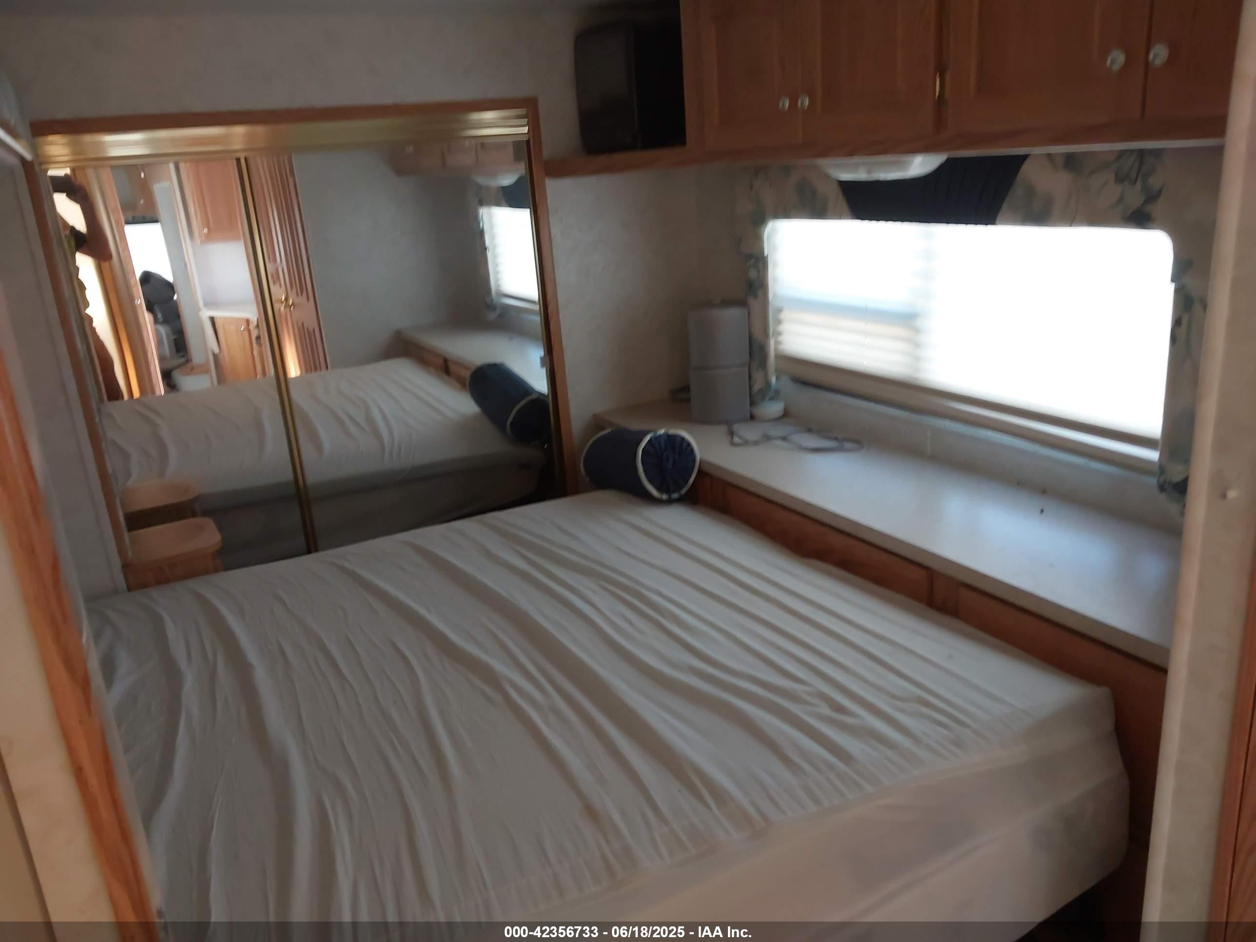 CARRIAGE 35 image 8