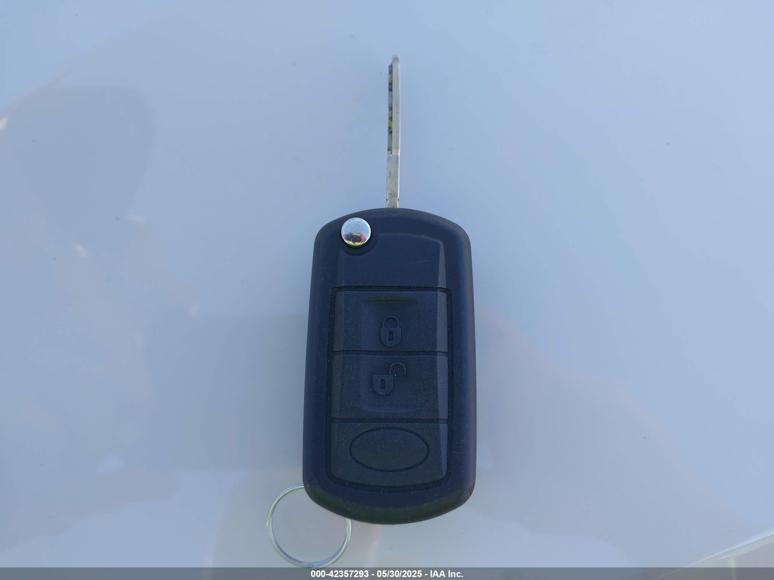 LAND ROVER image 11