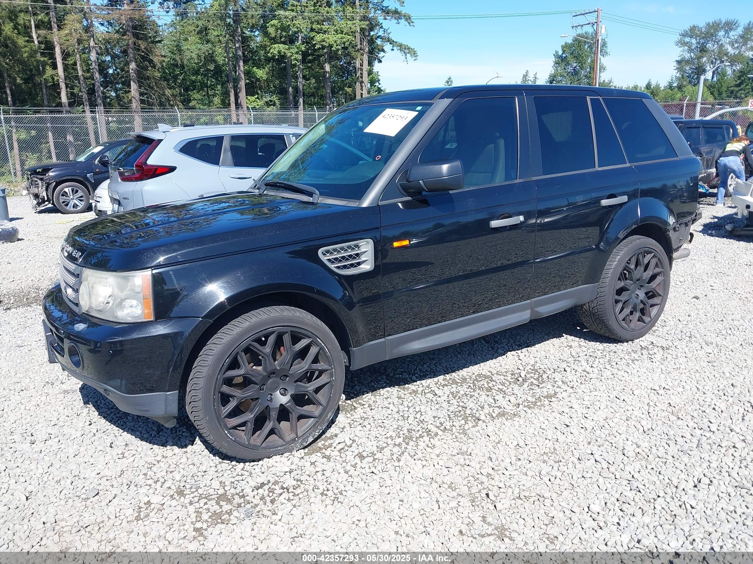 LAND ROVER image 2