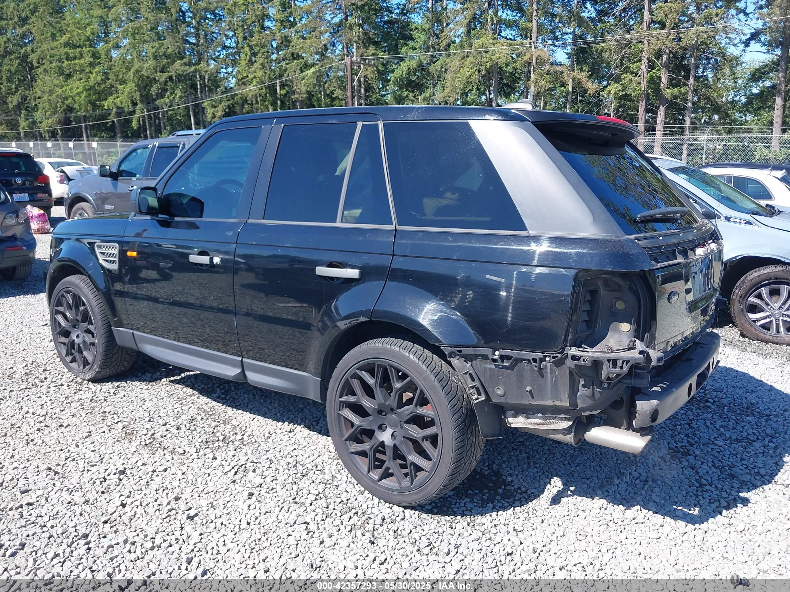 LAND ROVER image 3