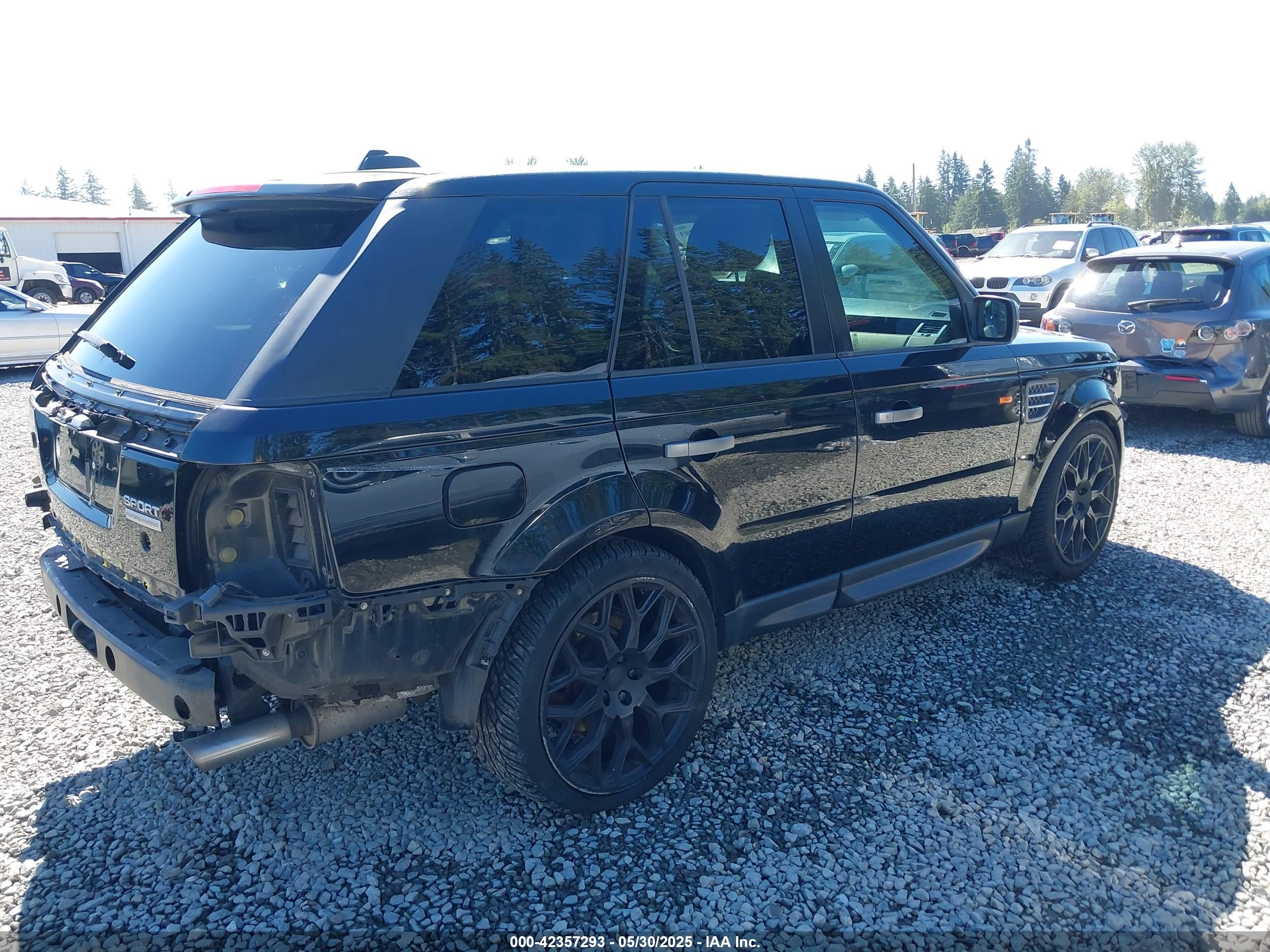 LAND ROVER image 4