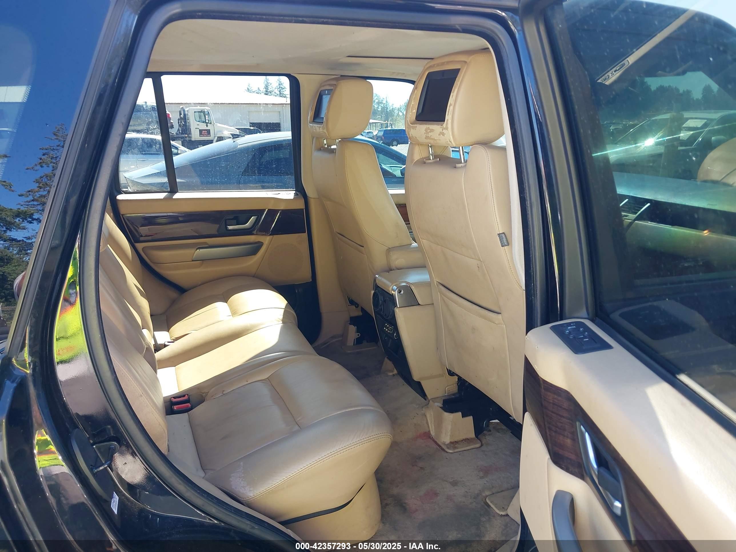 LAND ROVER image 8