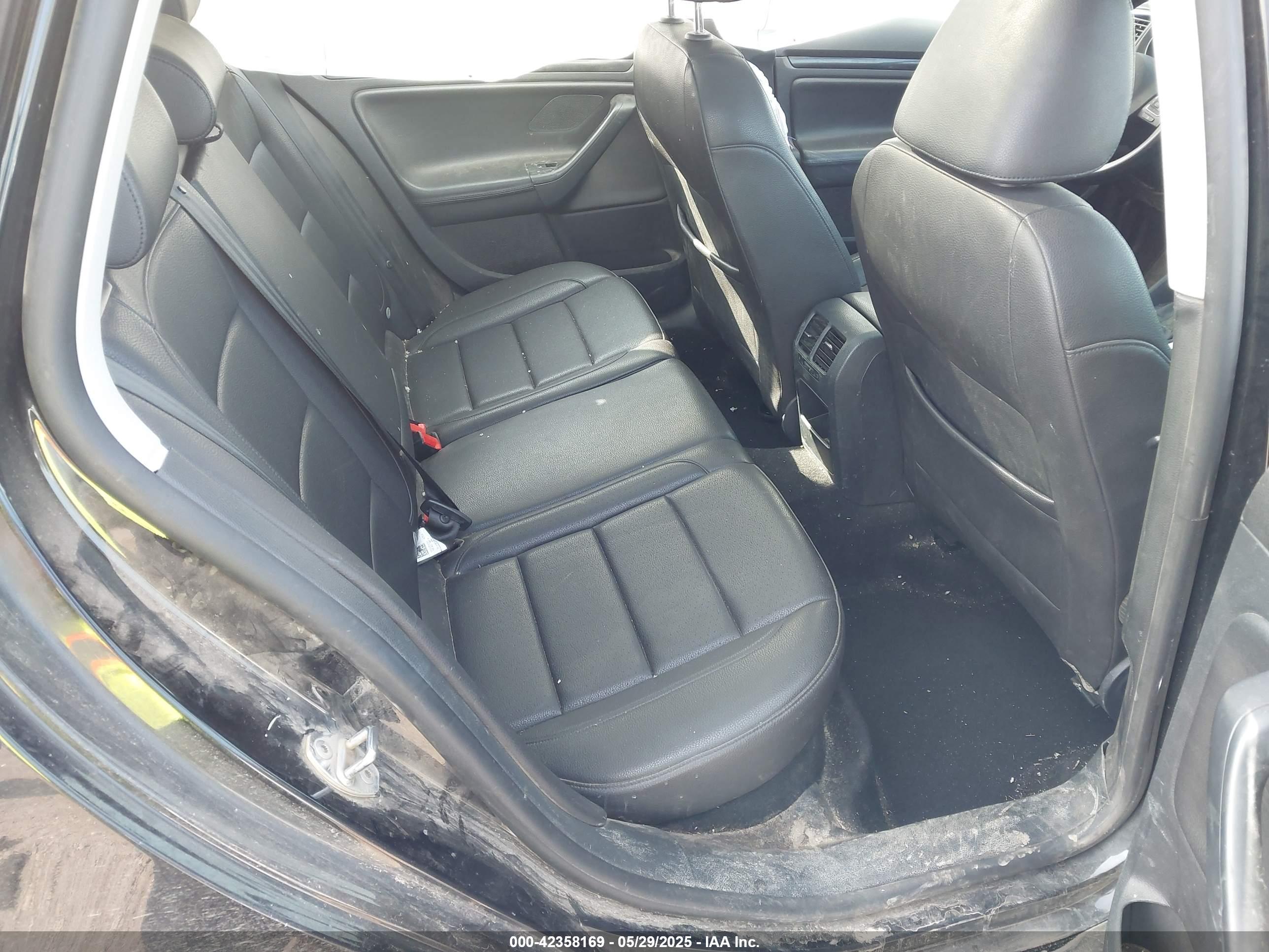 VOLKSWAGEN JETTA image 8