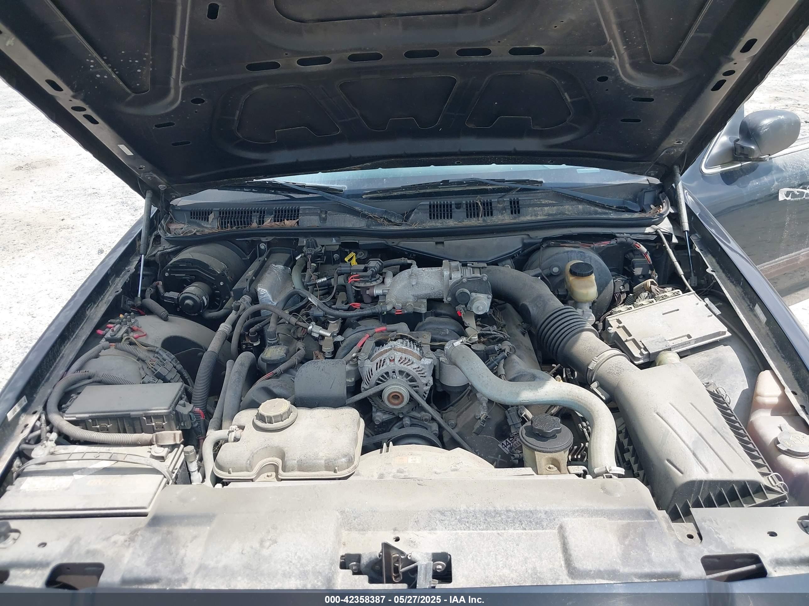 FORD CROWN image 10