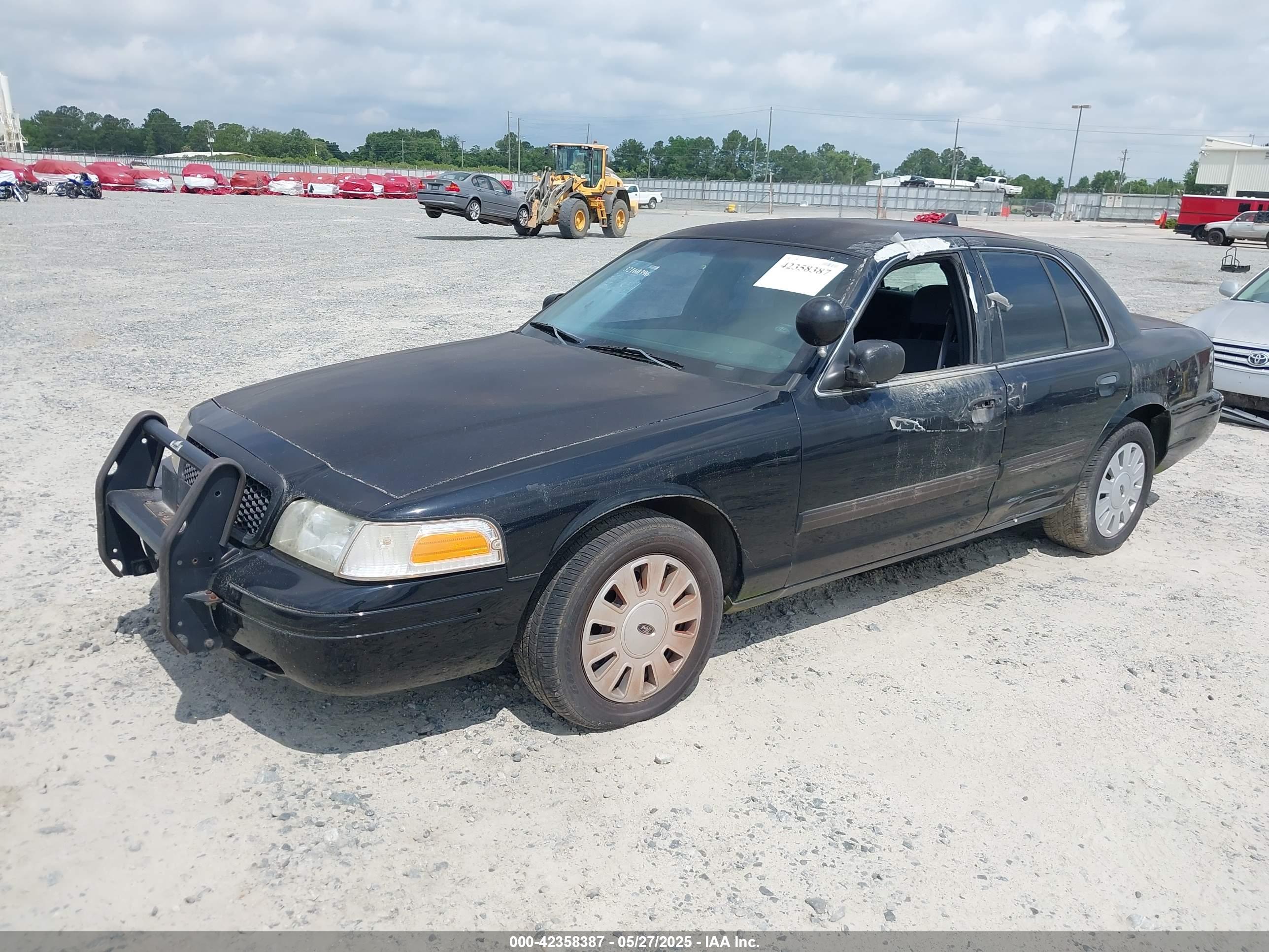 FORD CROWN image 2