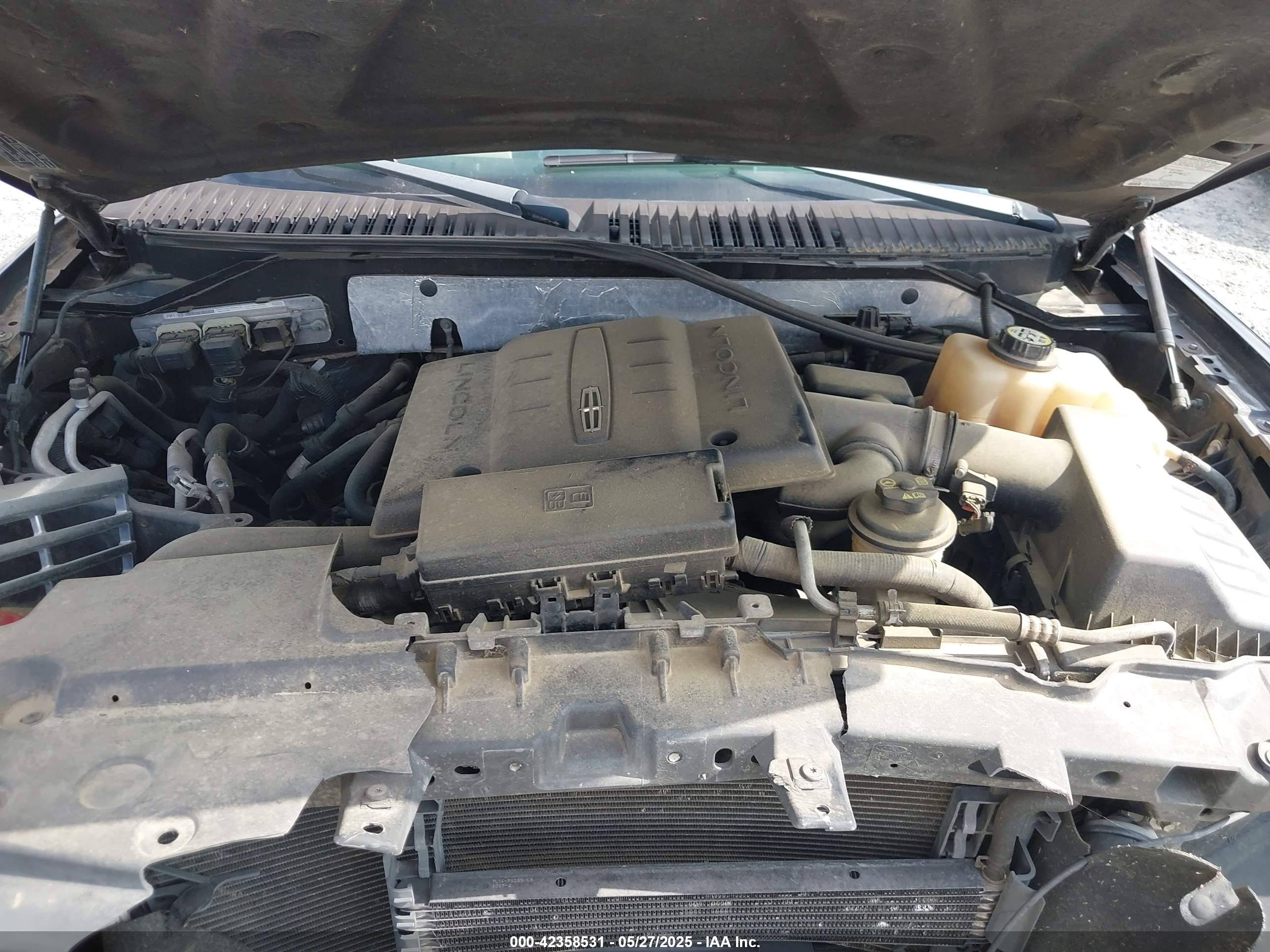 LINCOLN NAVIGATOR image 10