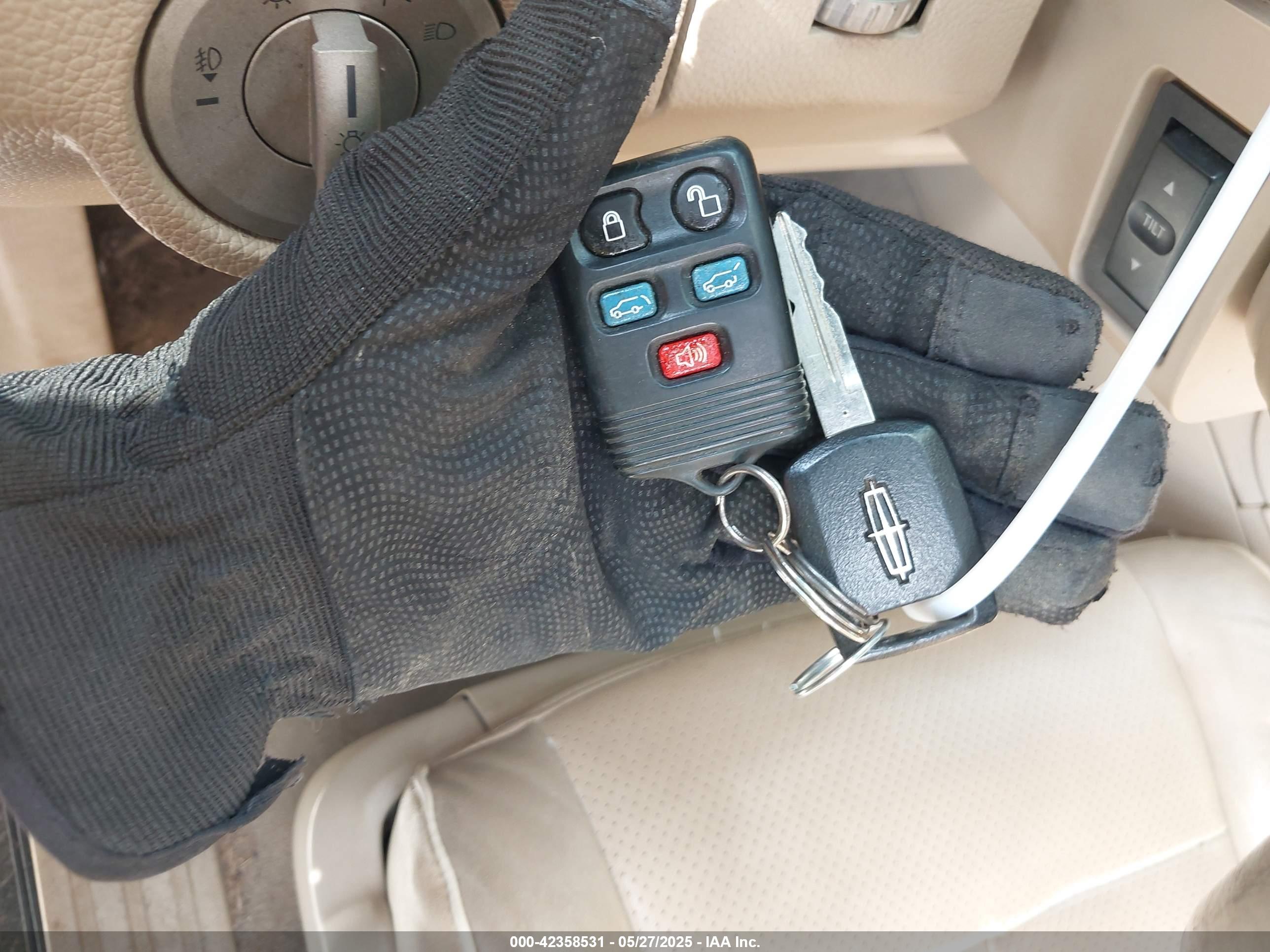 LINCOLN NAVIGATOR image 11