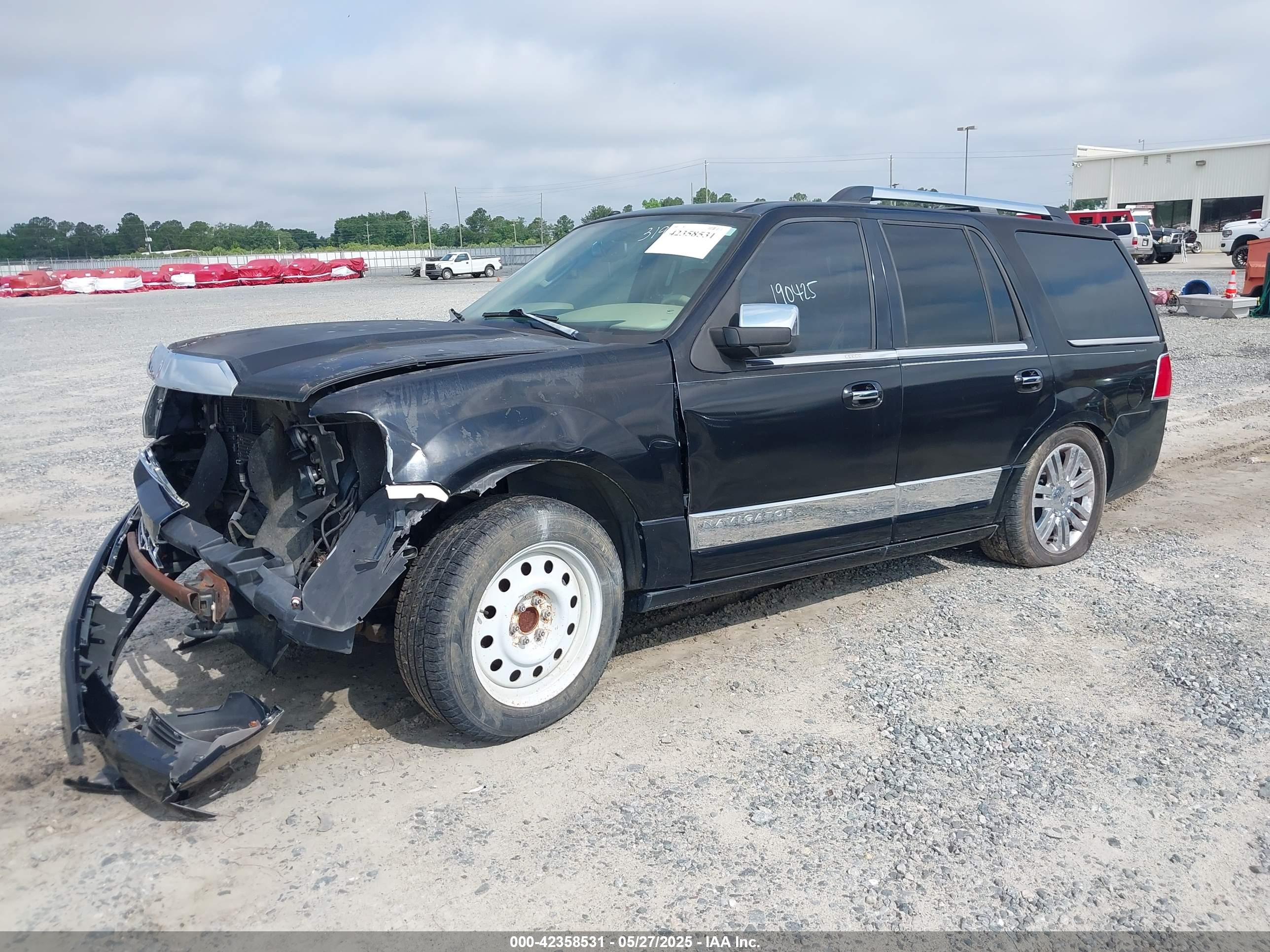 LINCOLN NAVIGATOR image 2
