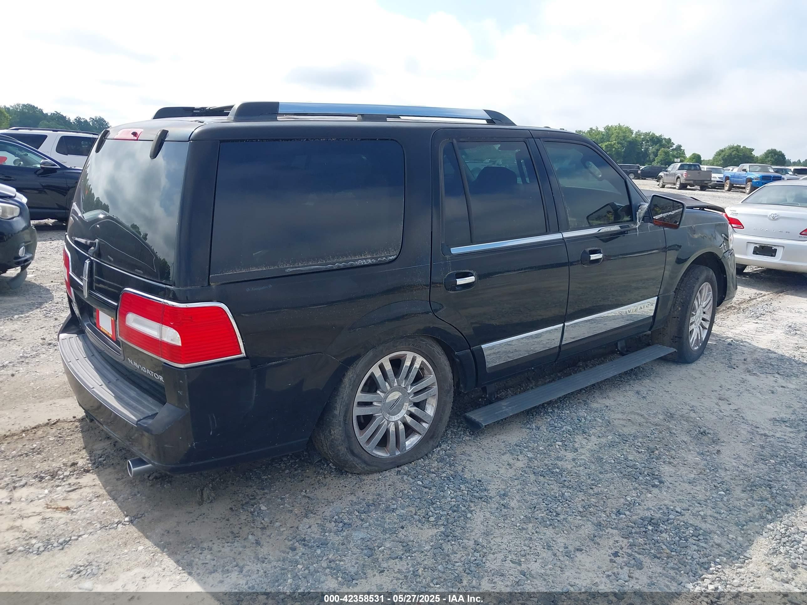 LINCOLN NAVIGATOR image 4