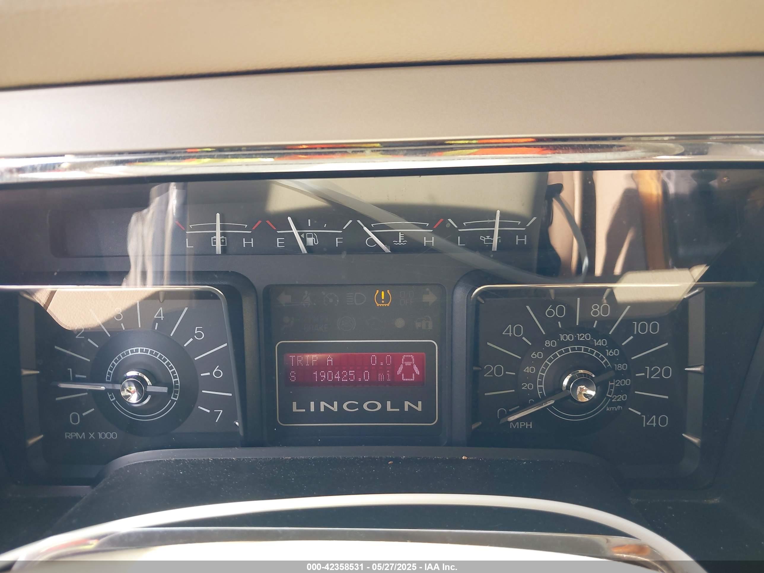 LINCOLN NAVIGATOR image 7