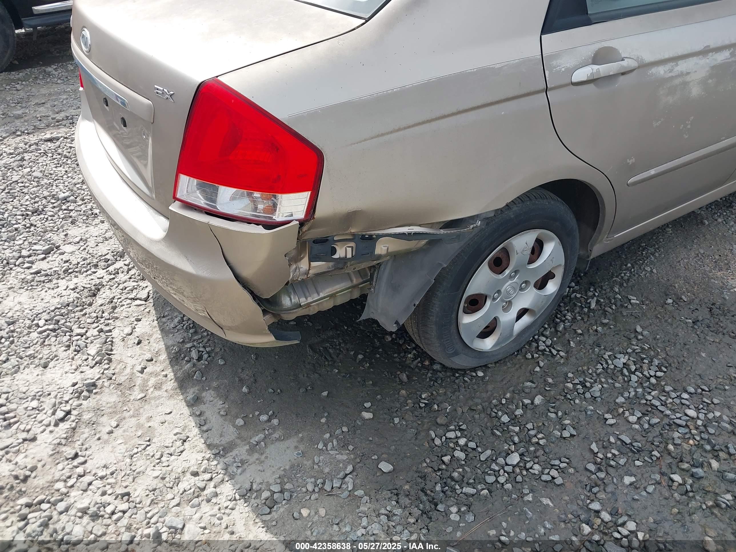 KIA SPECTRA image 6