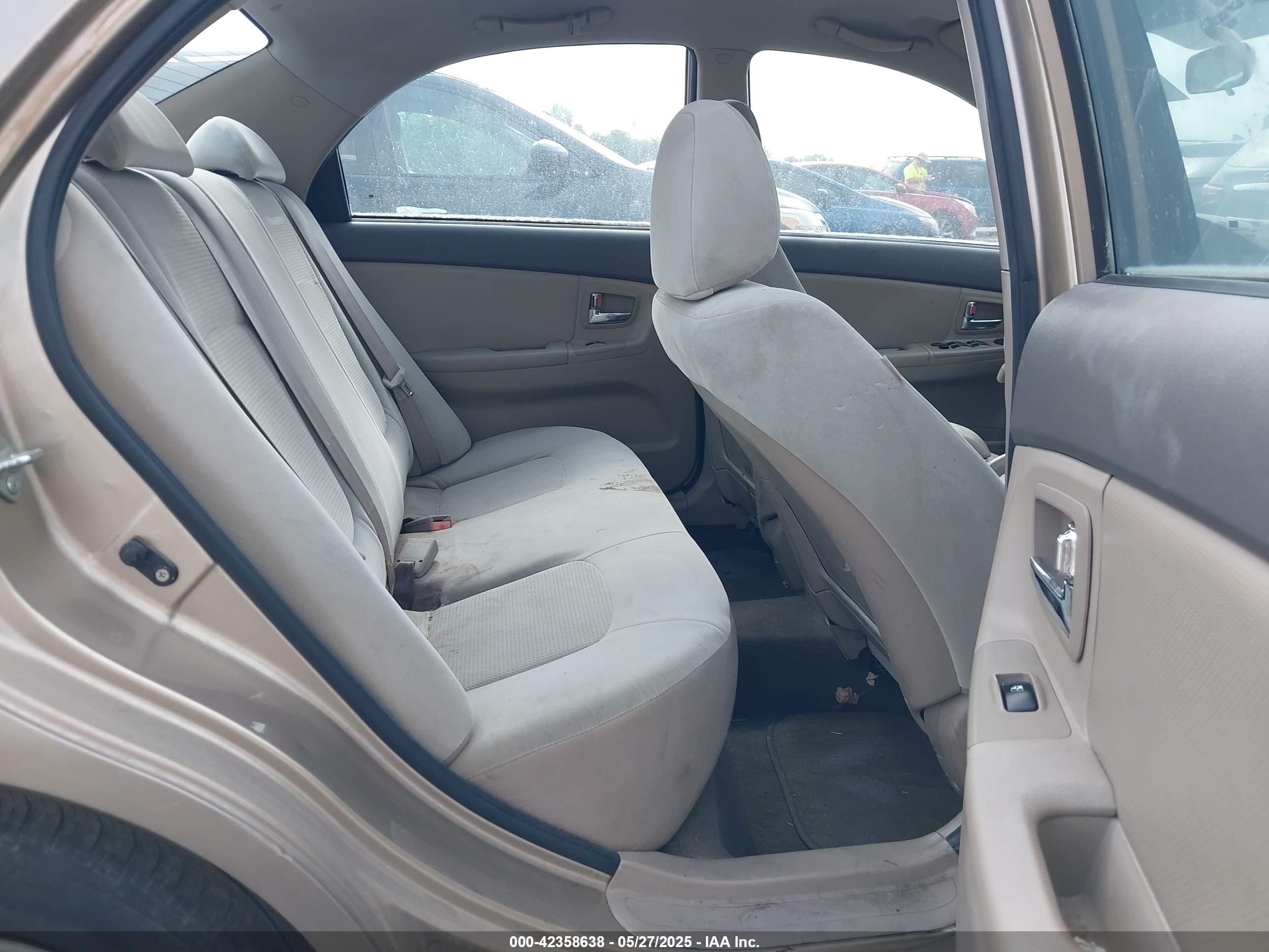 KIA SPECTRA image 8