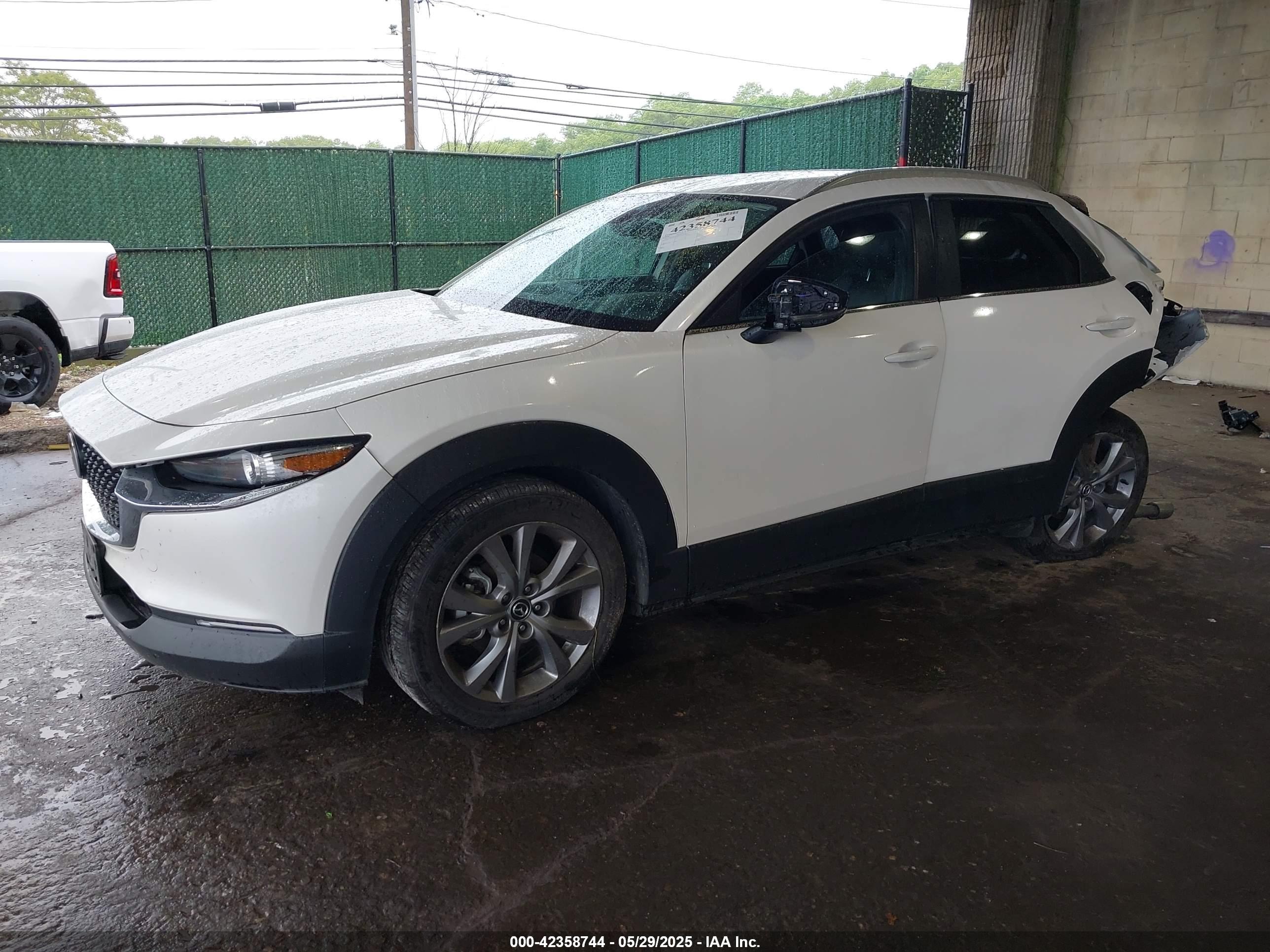 MAZDA CX-30 image 2