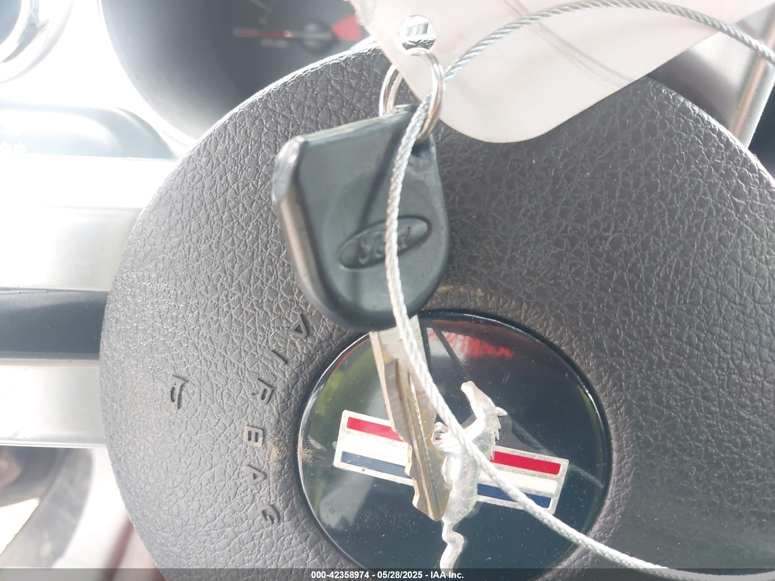 FORD MUSTANG image 11