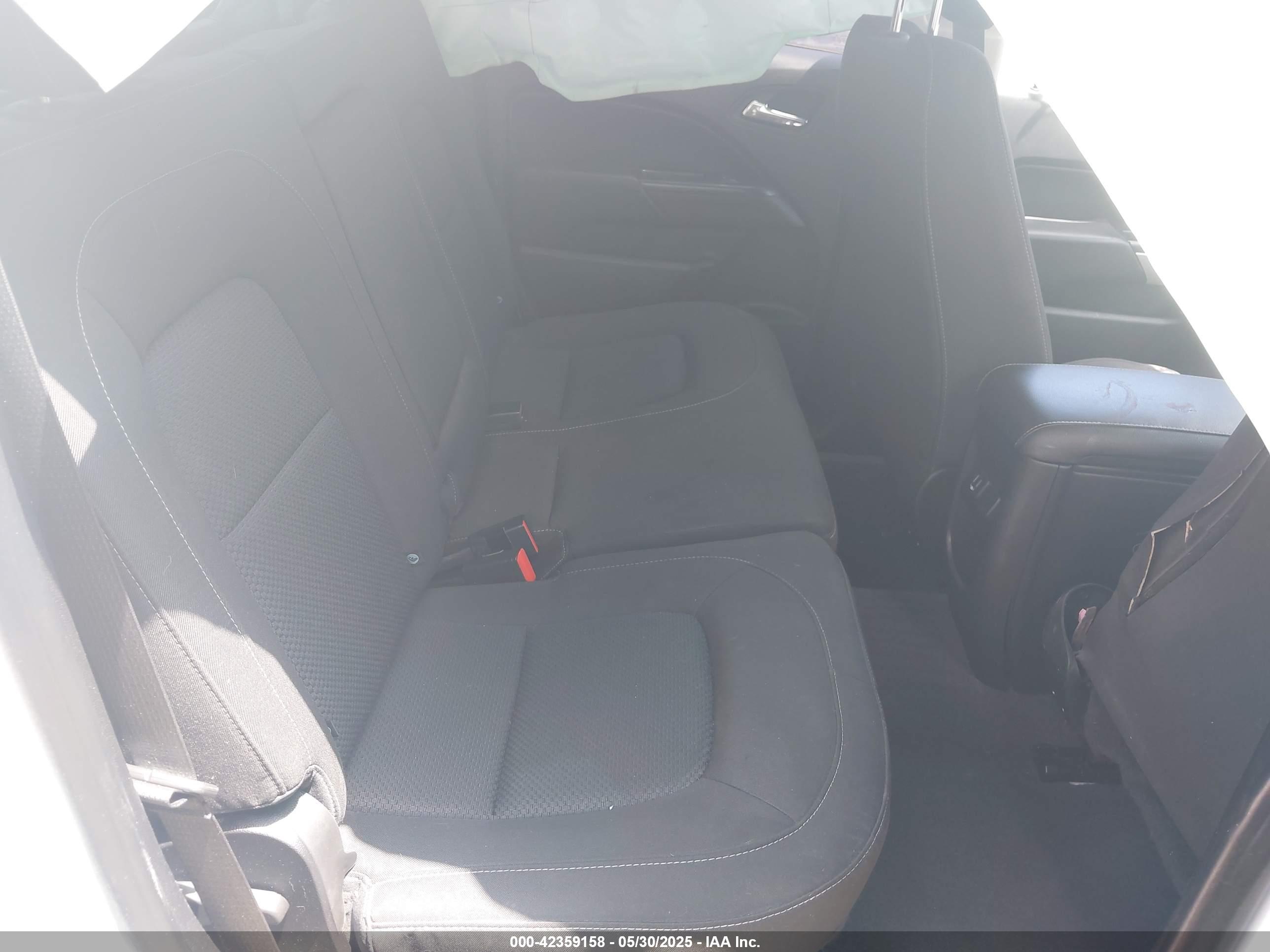 CHEVROLET COLORADO image 8
