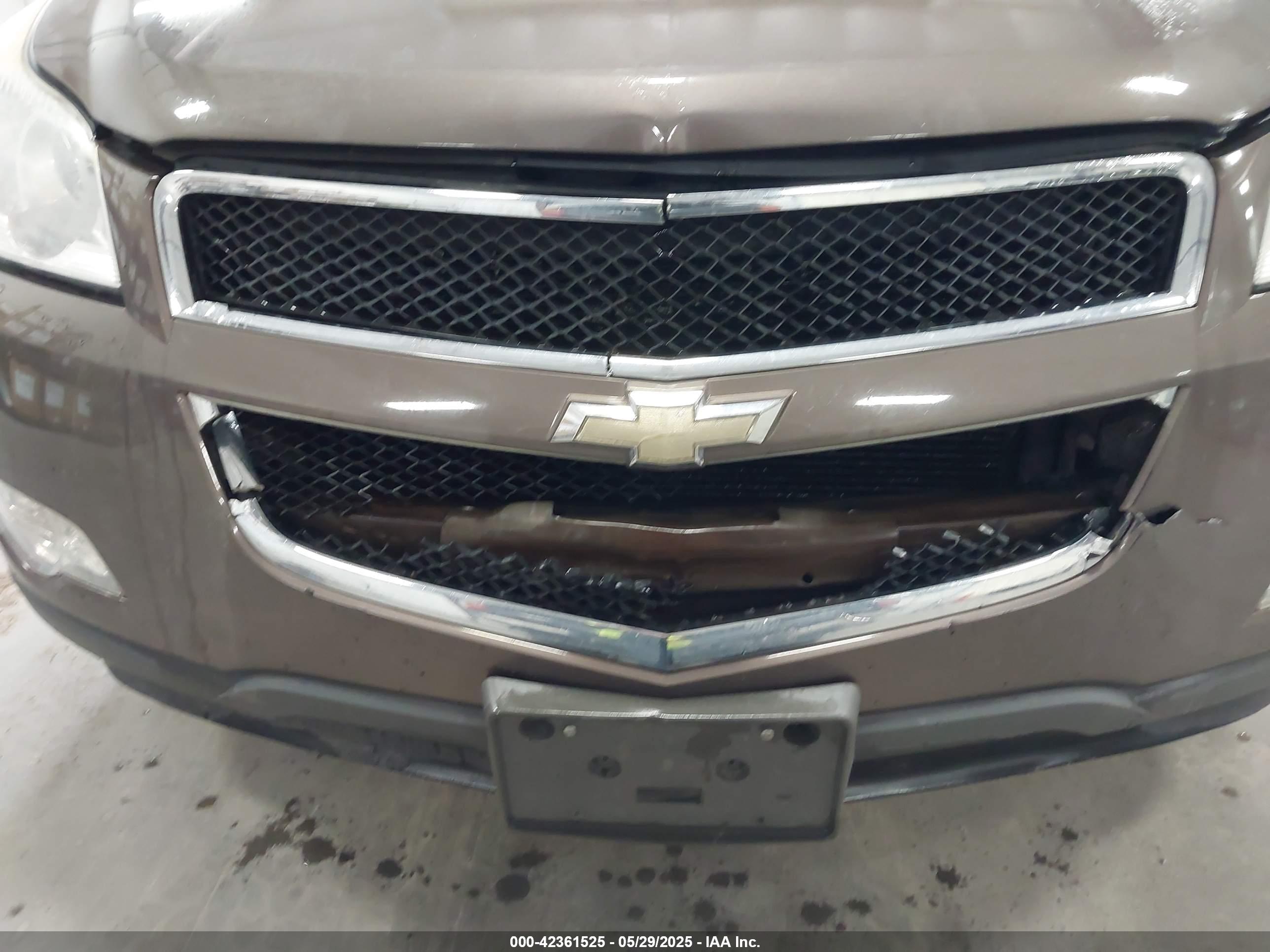 CHEVROLET TRAVERSE image 6