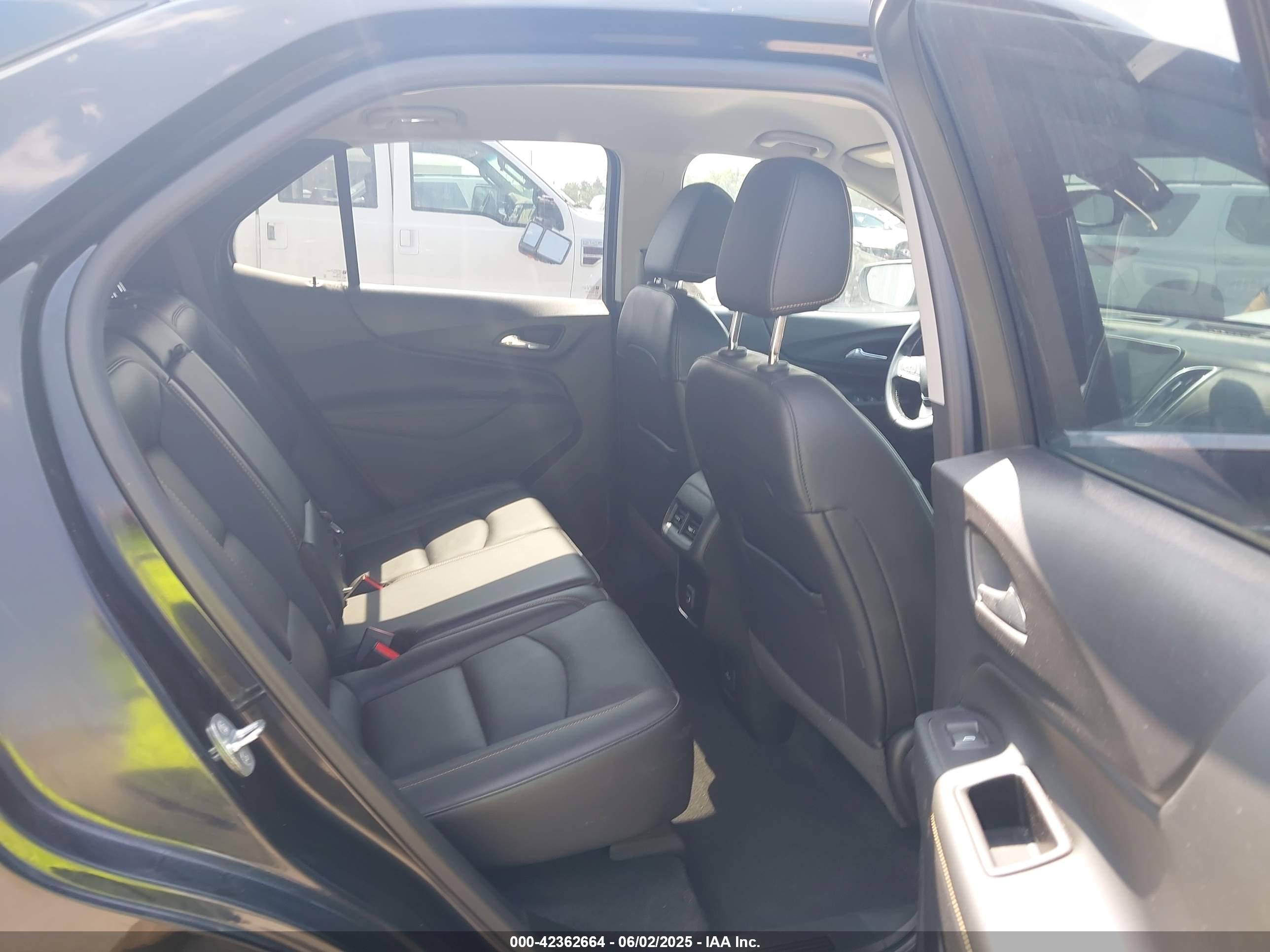 CHEVROLET EQUINOX image 8
