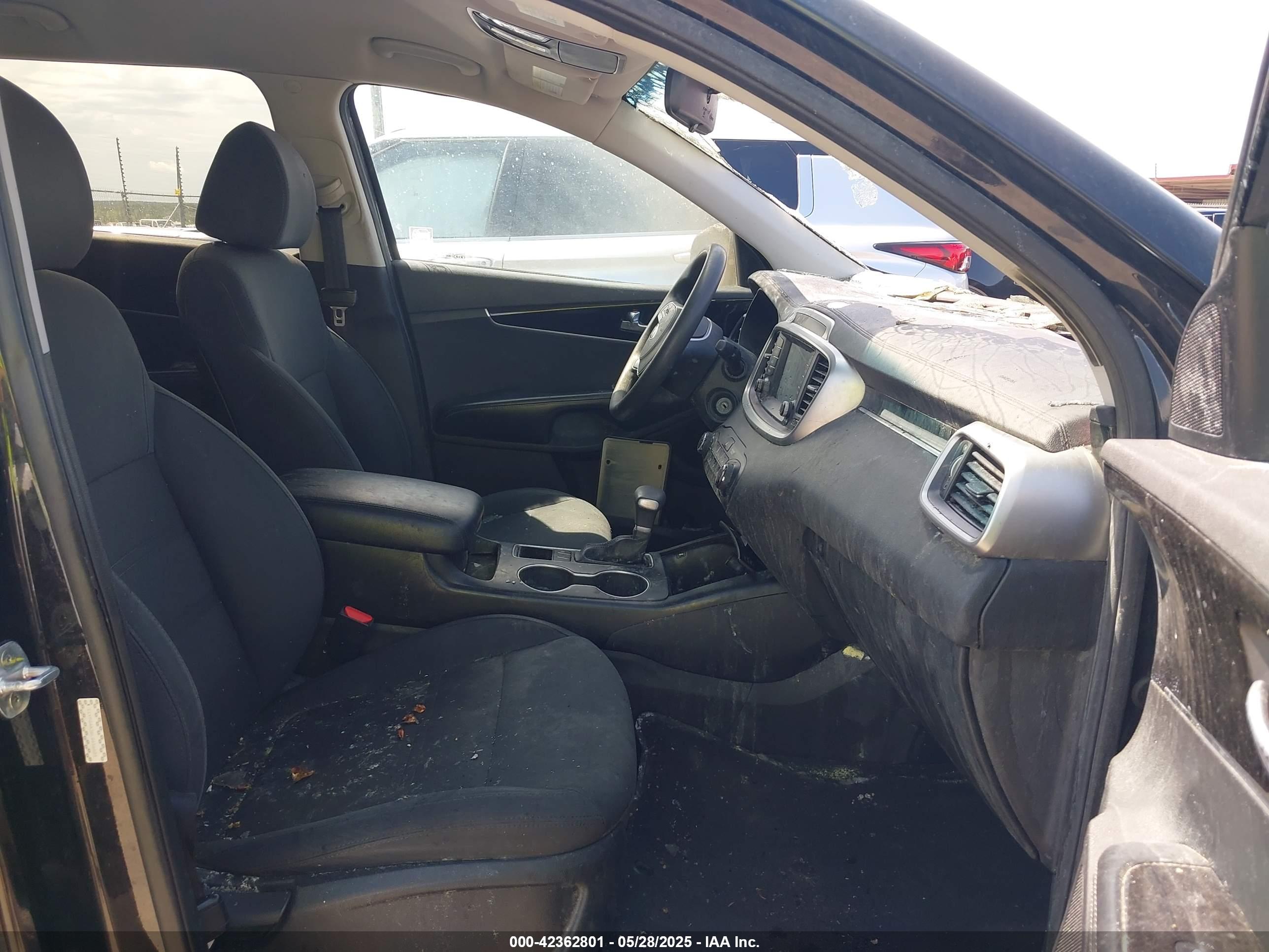 KIA SORENTO image 5