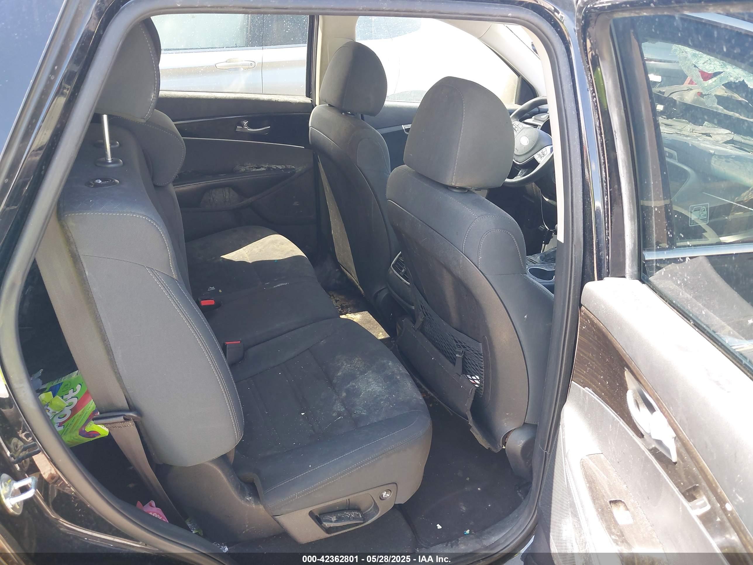 KIA SORENTO image 8
