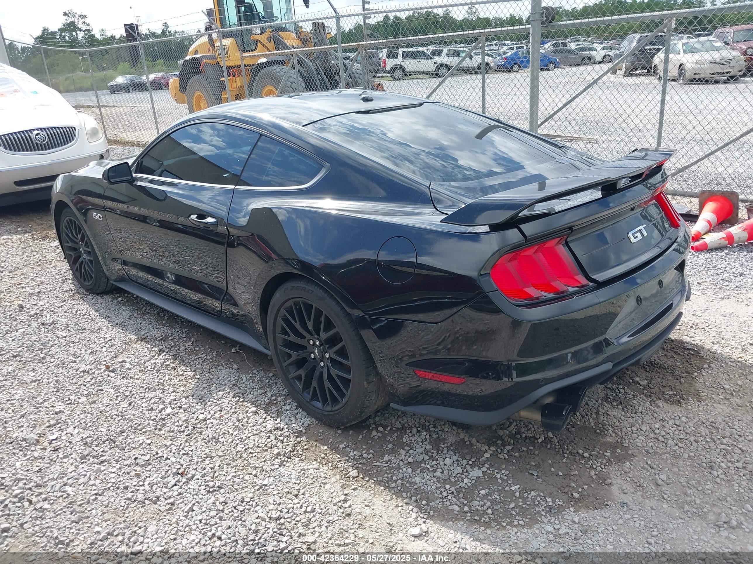 FORD MUSTANG image 3