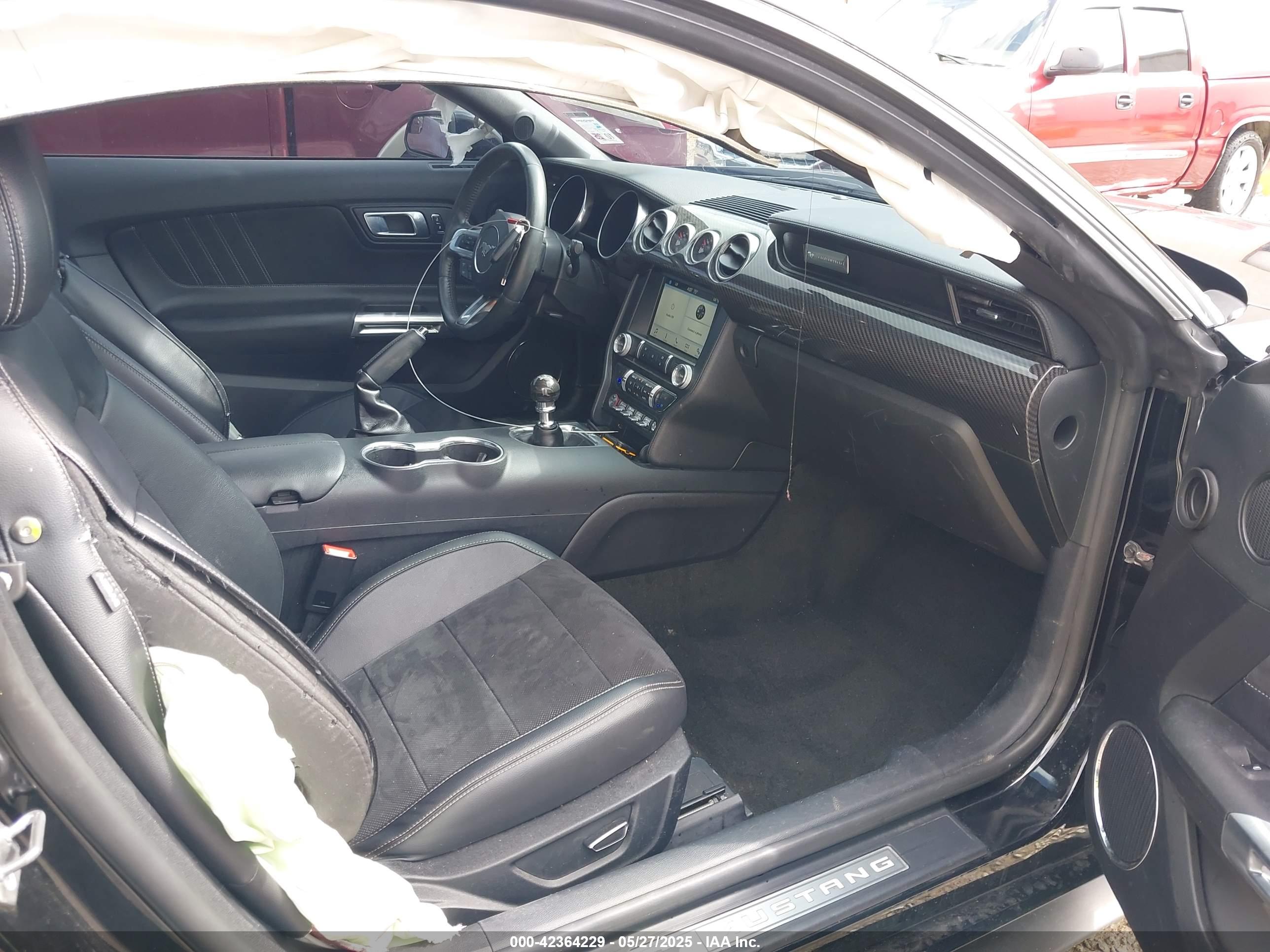 FORD MUSTANG image 5