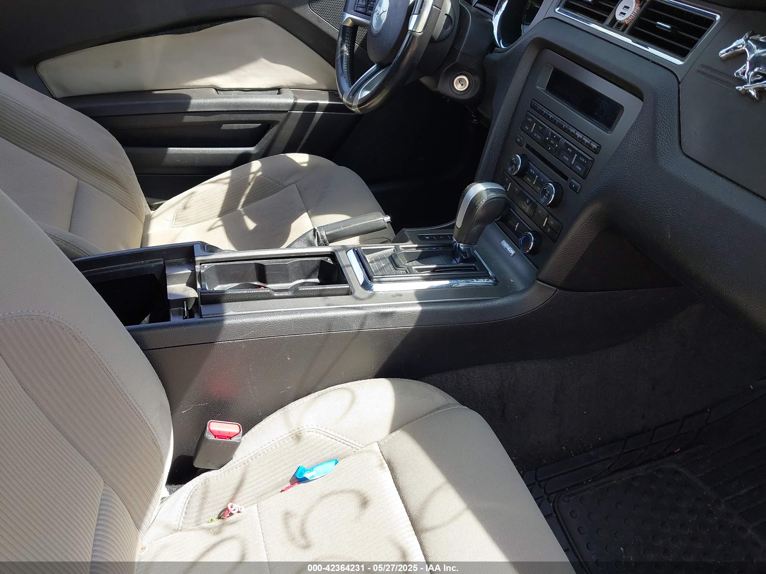 FORD MUSTANG image 5