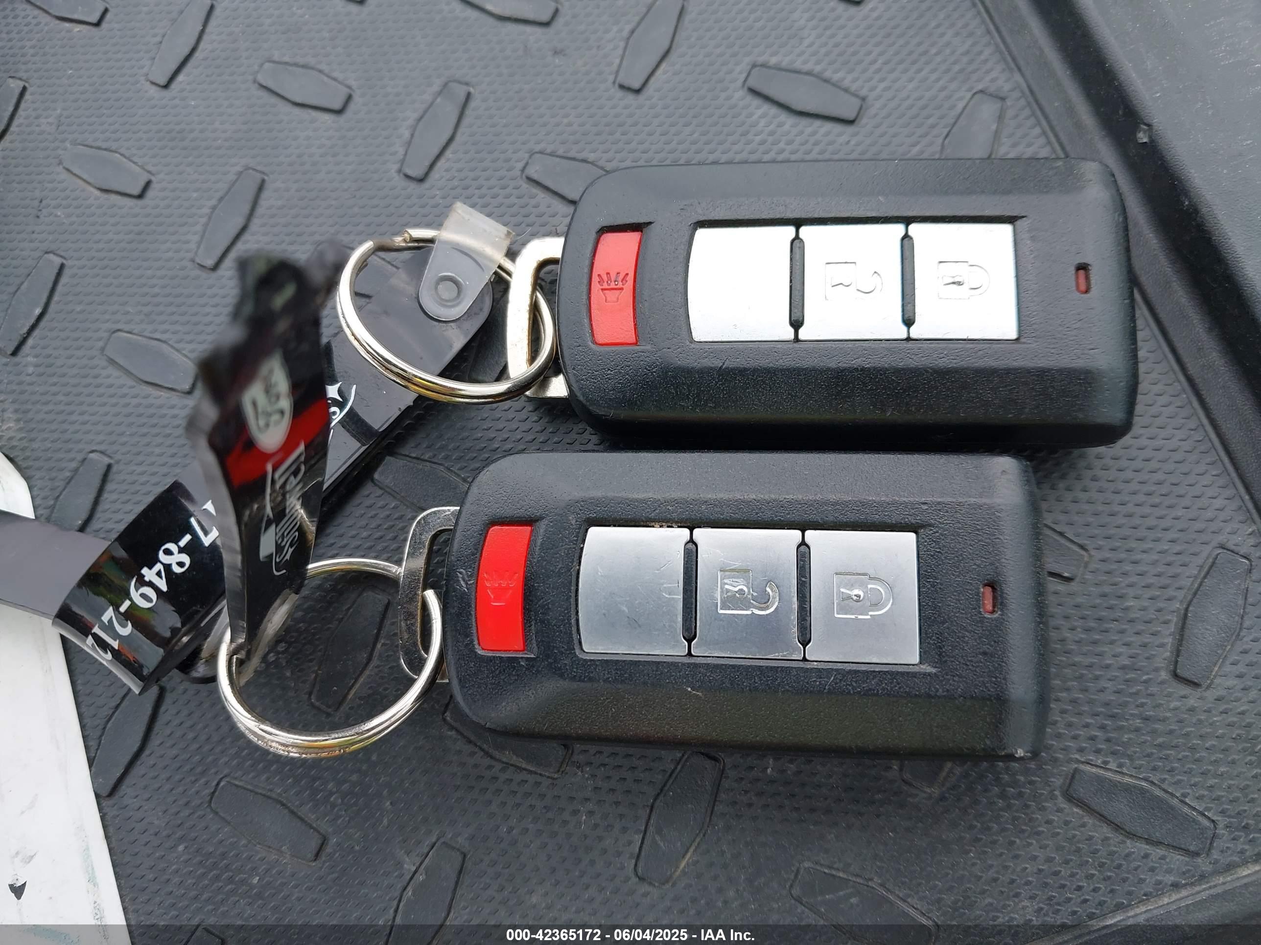 MITSUBISHI OUTLANDER image 11