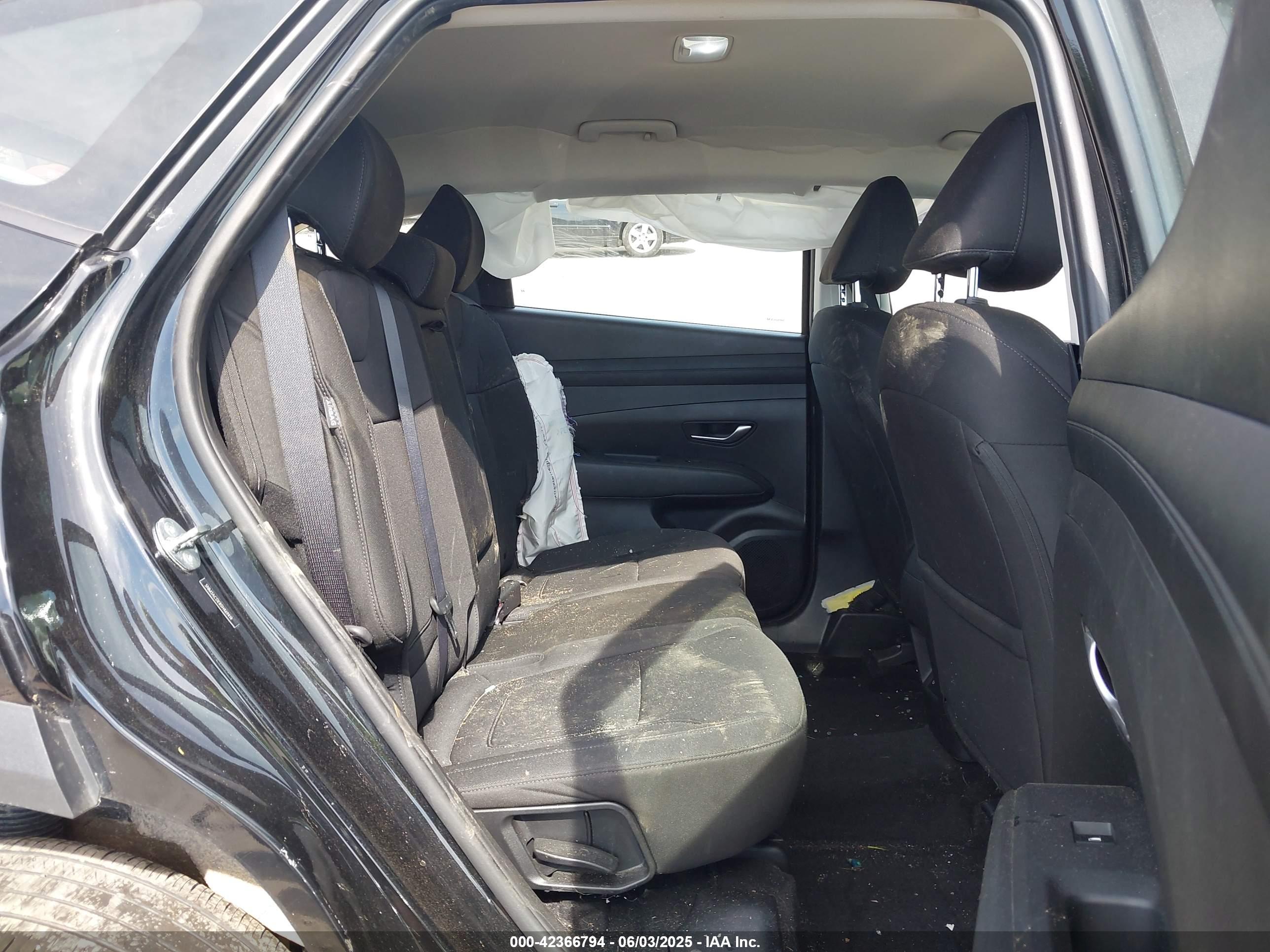 HYUNDAI TUCSON image 8