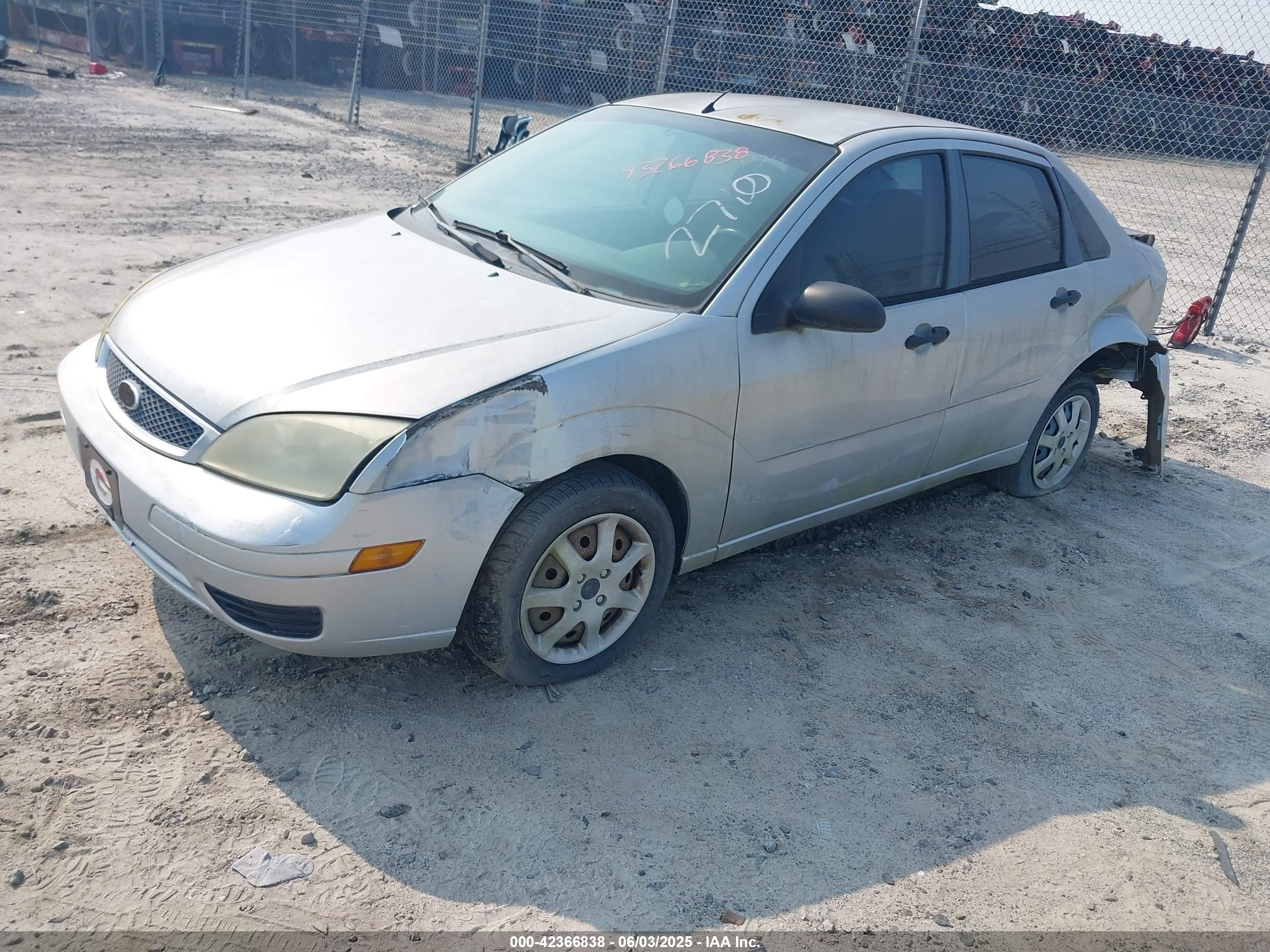 FORD FOCUS image 2
