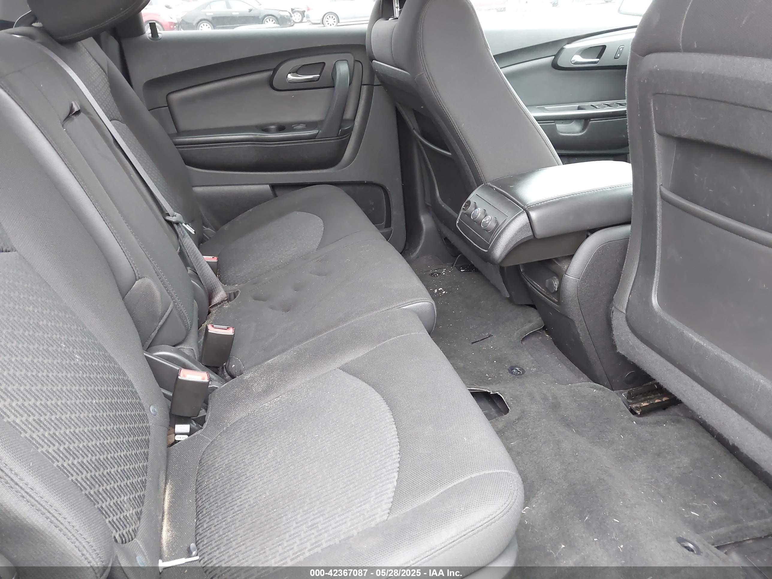 CHEVROLET TRAVERSE image 8