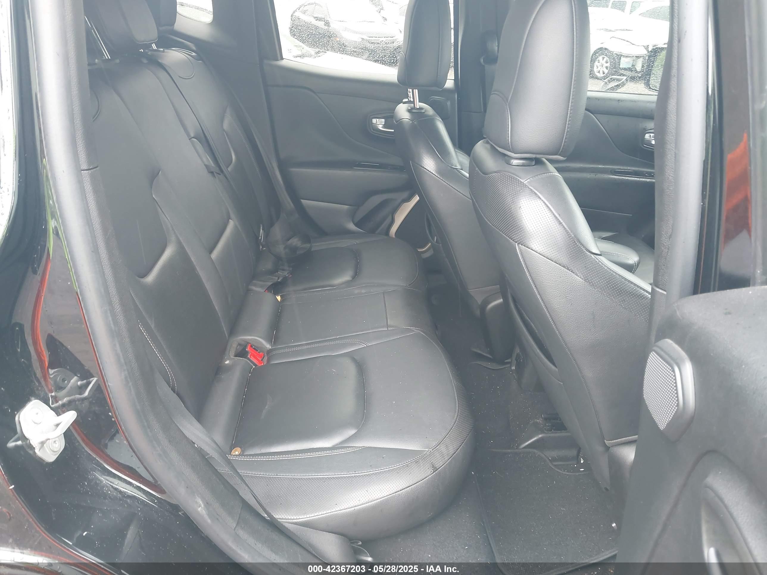 JEEP RENEGADE image 8