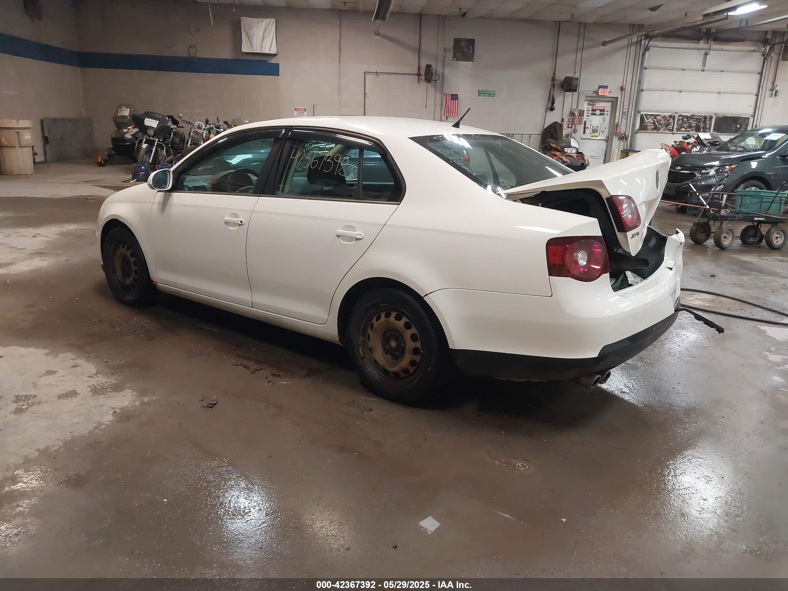 VOLKSWAGEN JETTA image 3