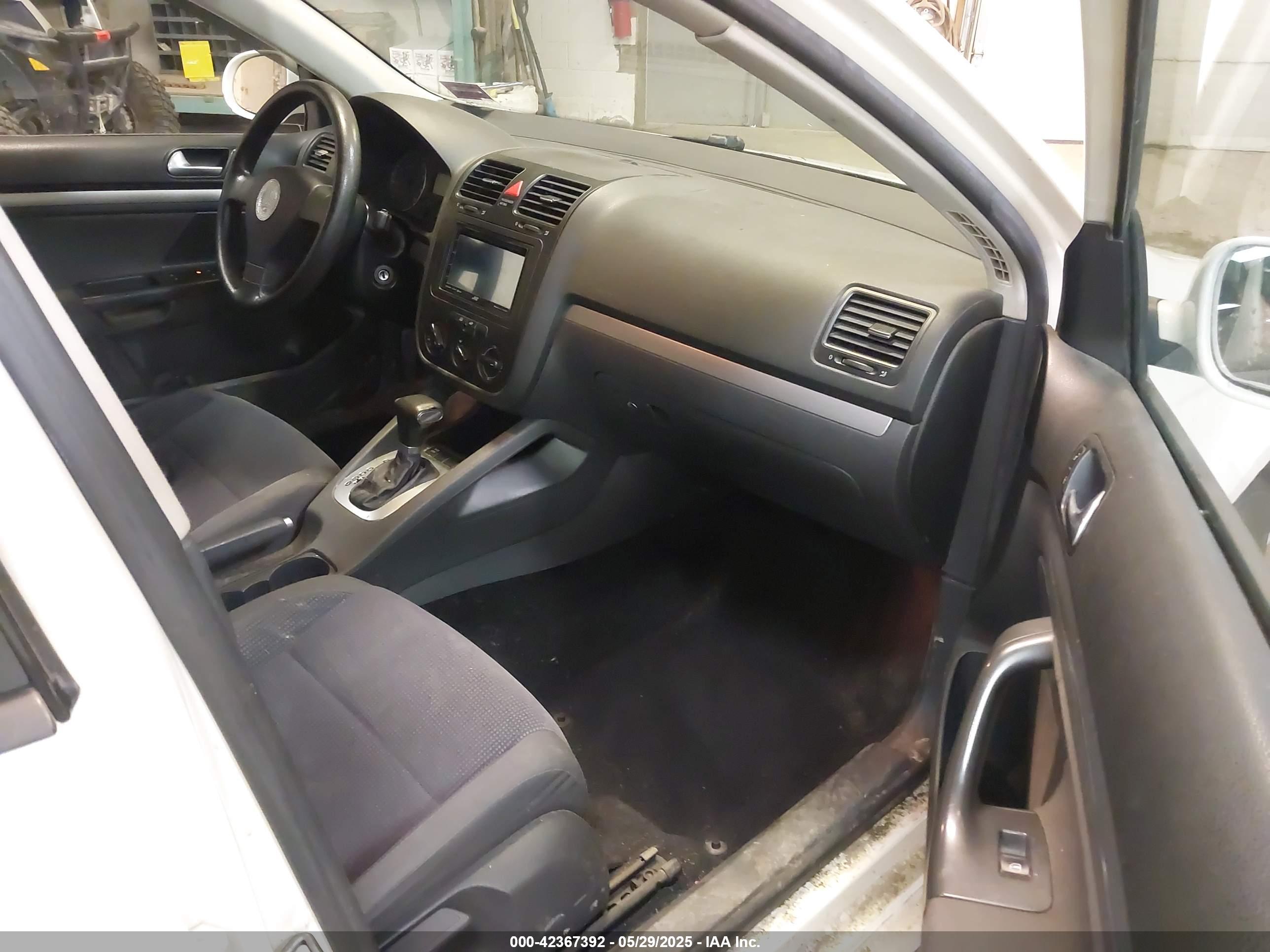 VOLKSWAGEN JETTA image 5