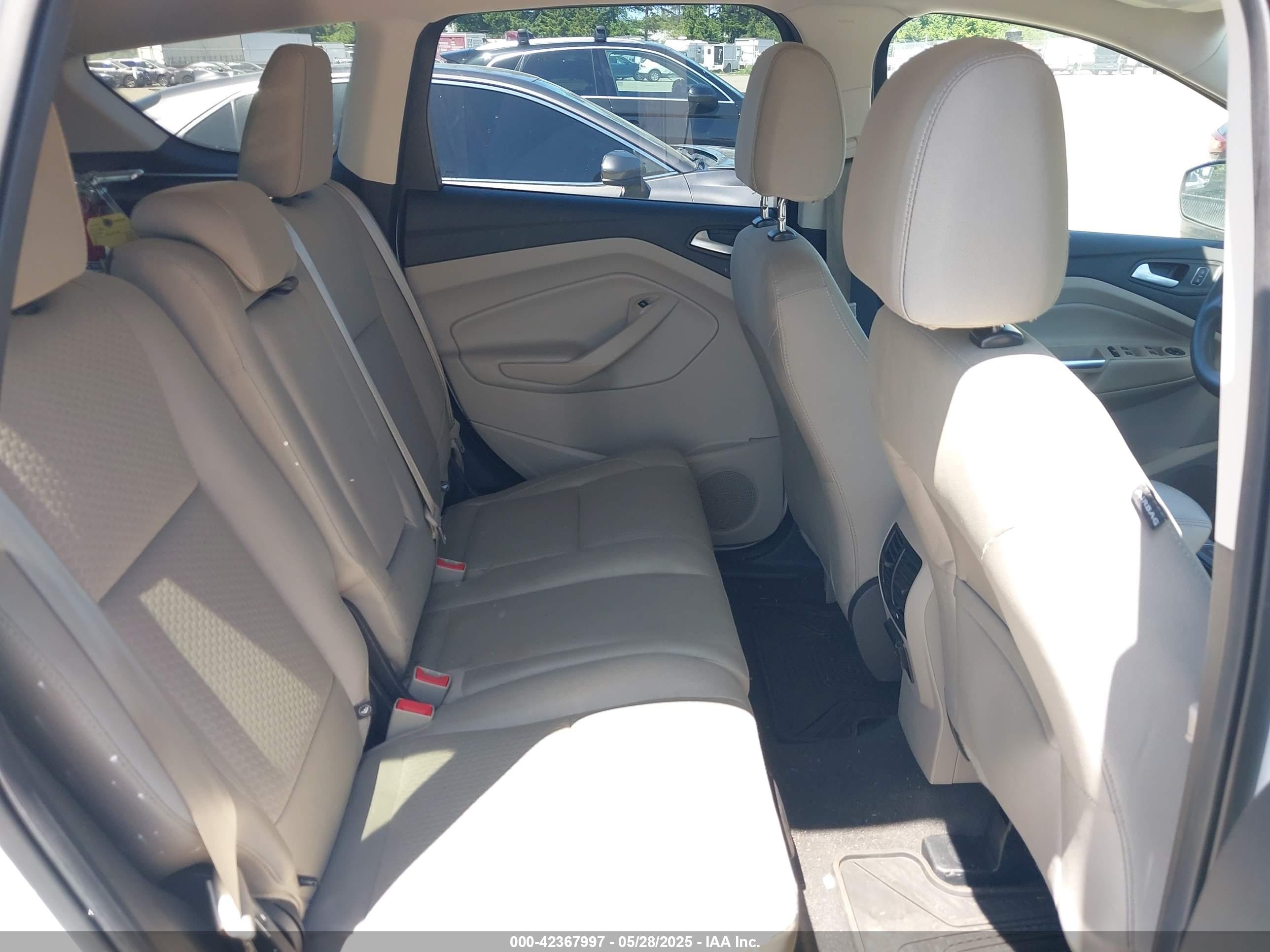 FORD ESCAPE image 8