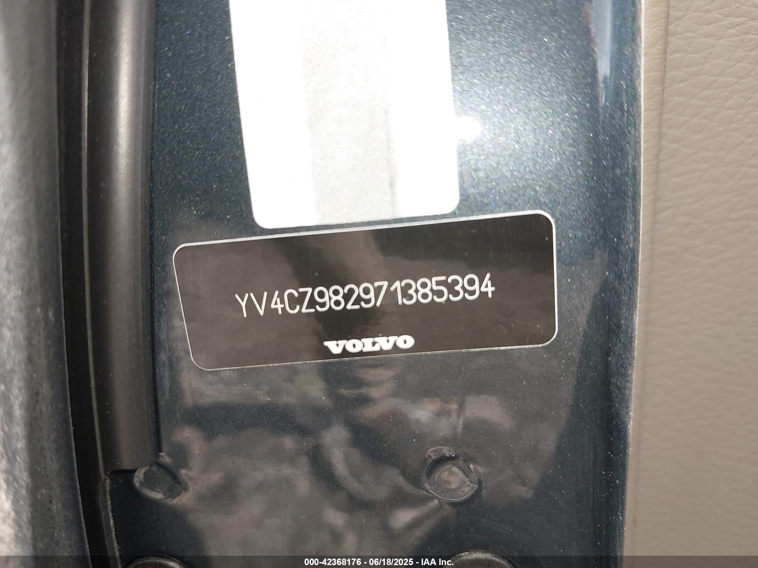 VOLVO XC90 image 9