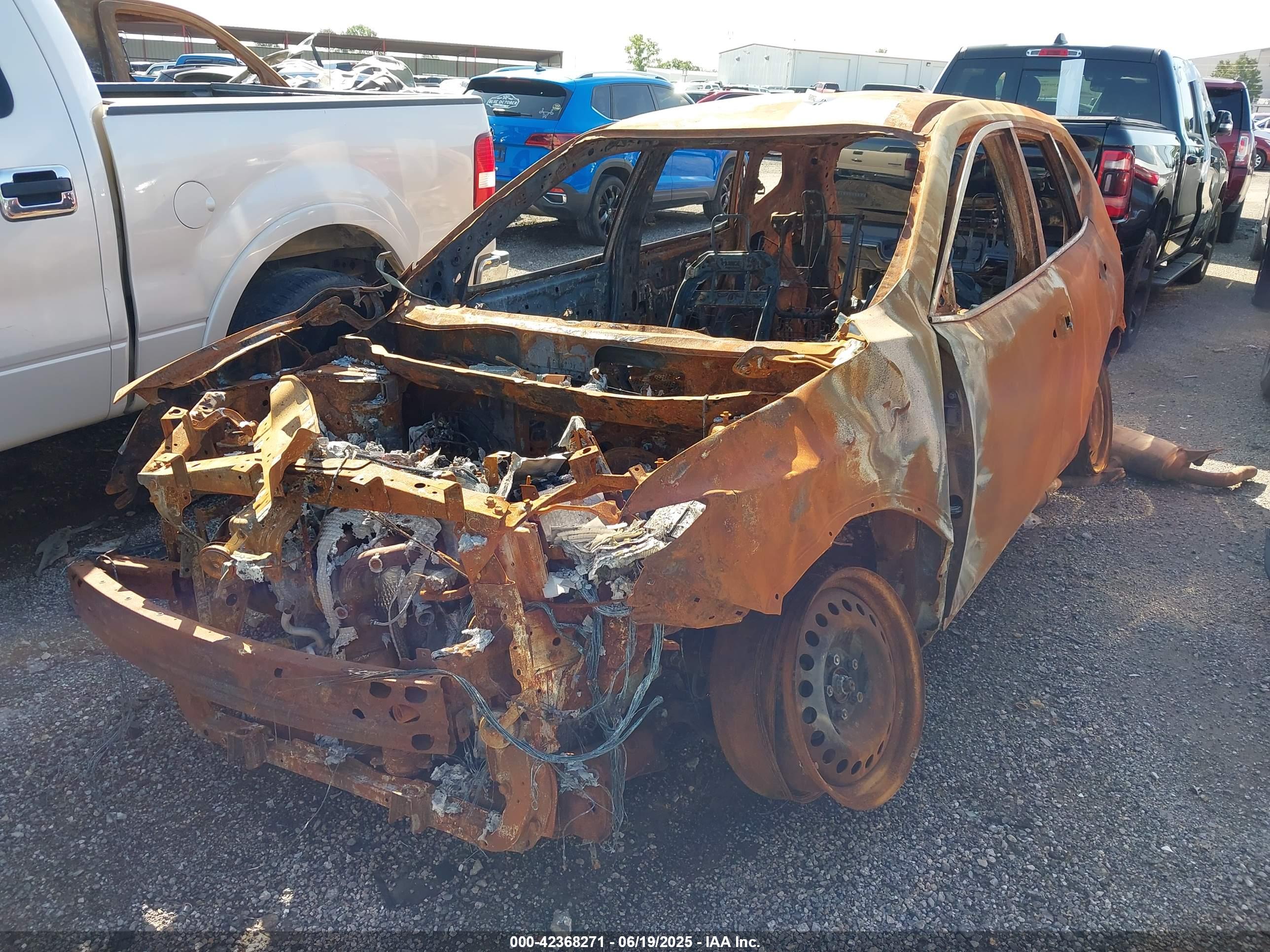NISSAN ROGUE image 2