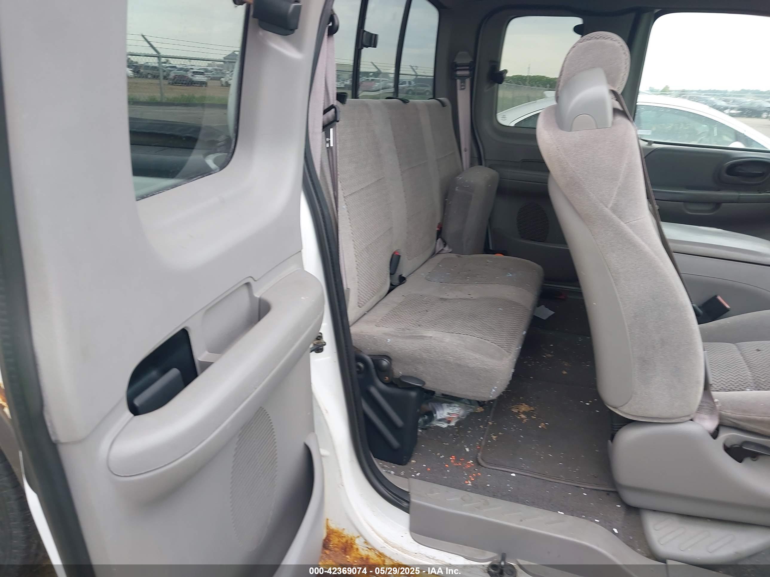FORD F-150 image 8