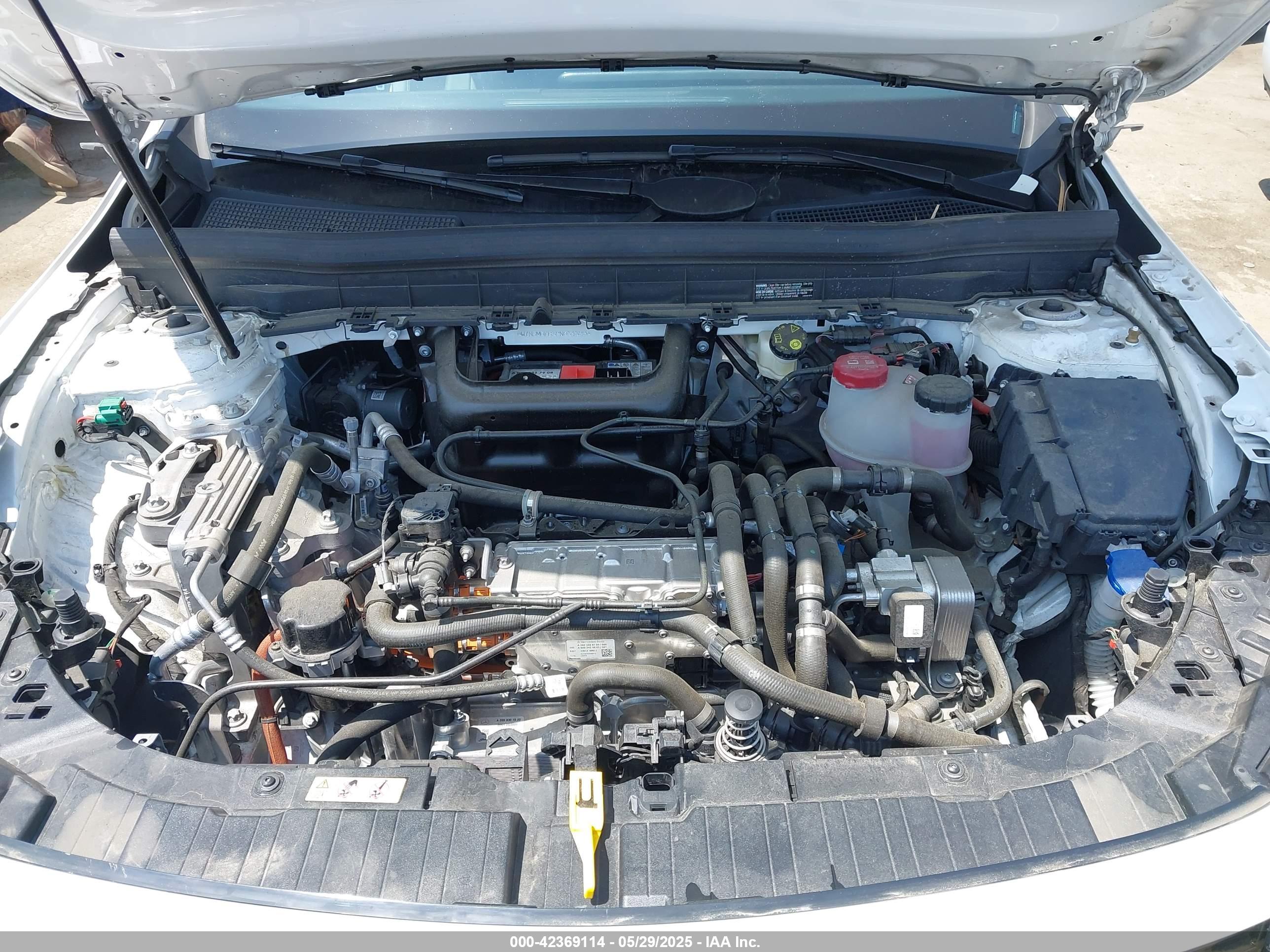 MERCEDES-BENZ EQB image 10