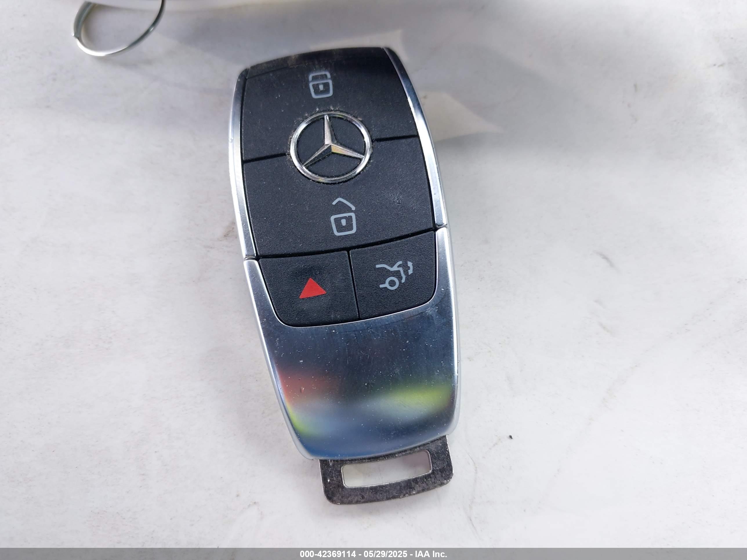 MERCEDES-BENZ EQB image 11