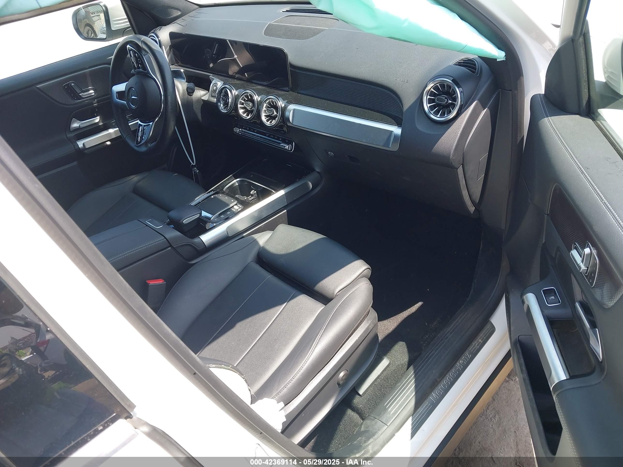 MERCEDES-BENZ EQB image 5