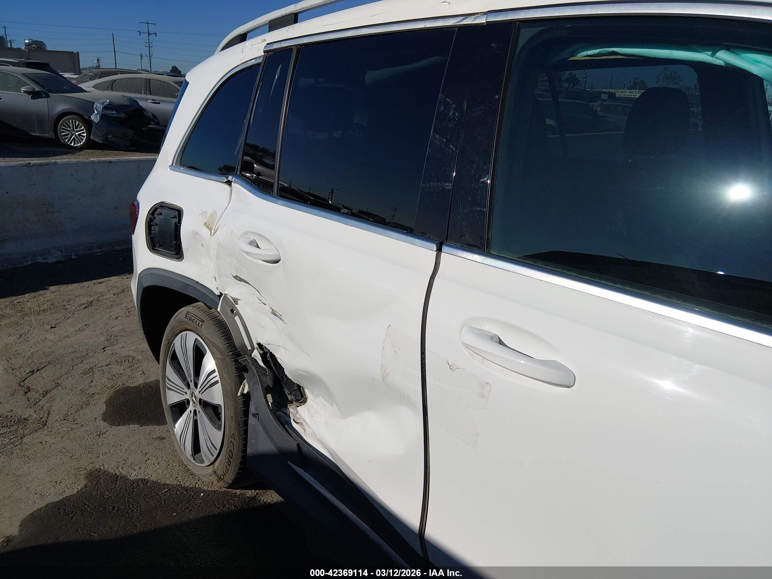MERCEDES-BENZ EQB image 6