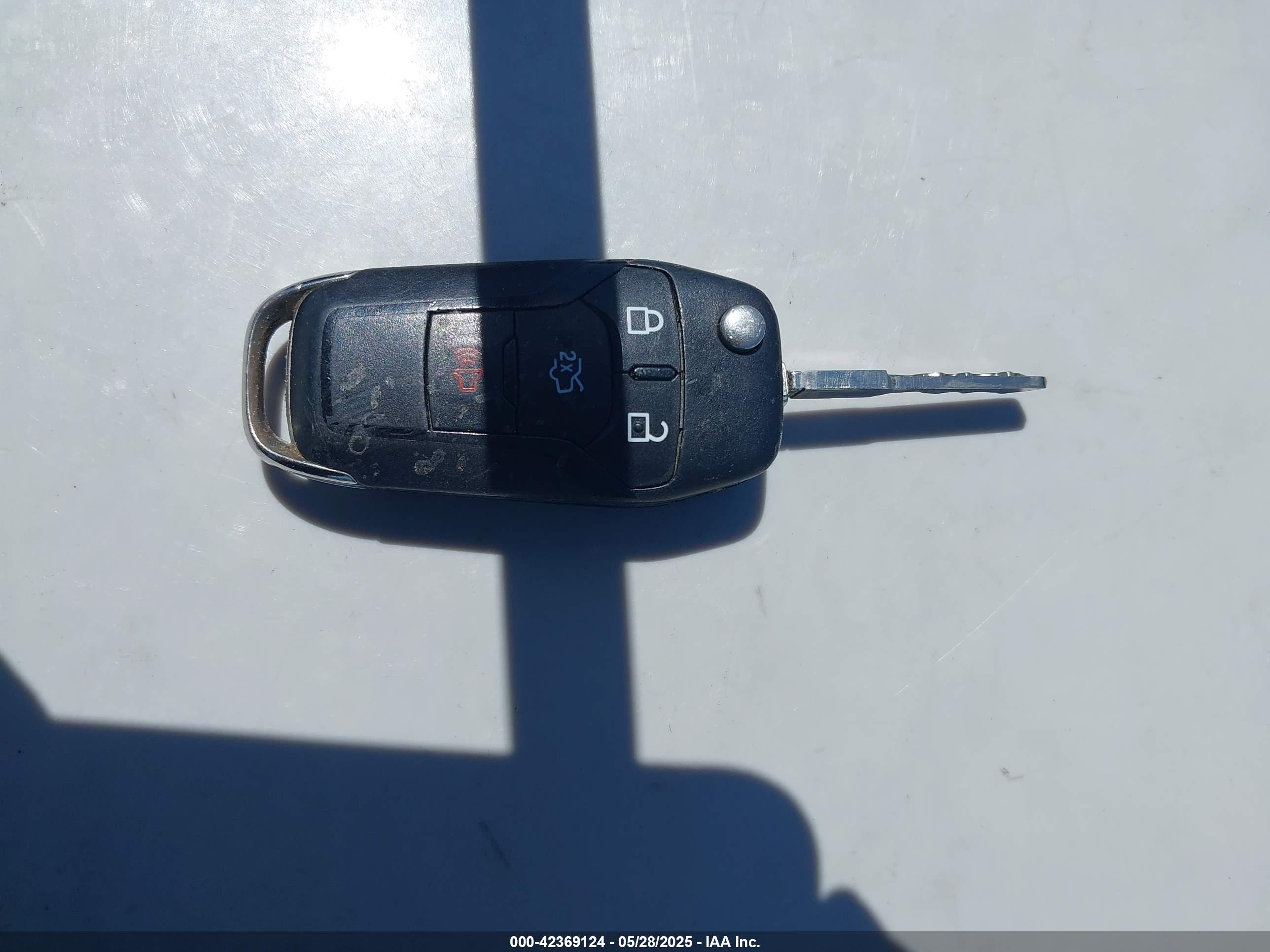 FORD FUSION image 11