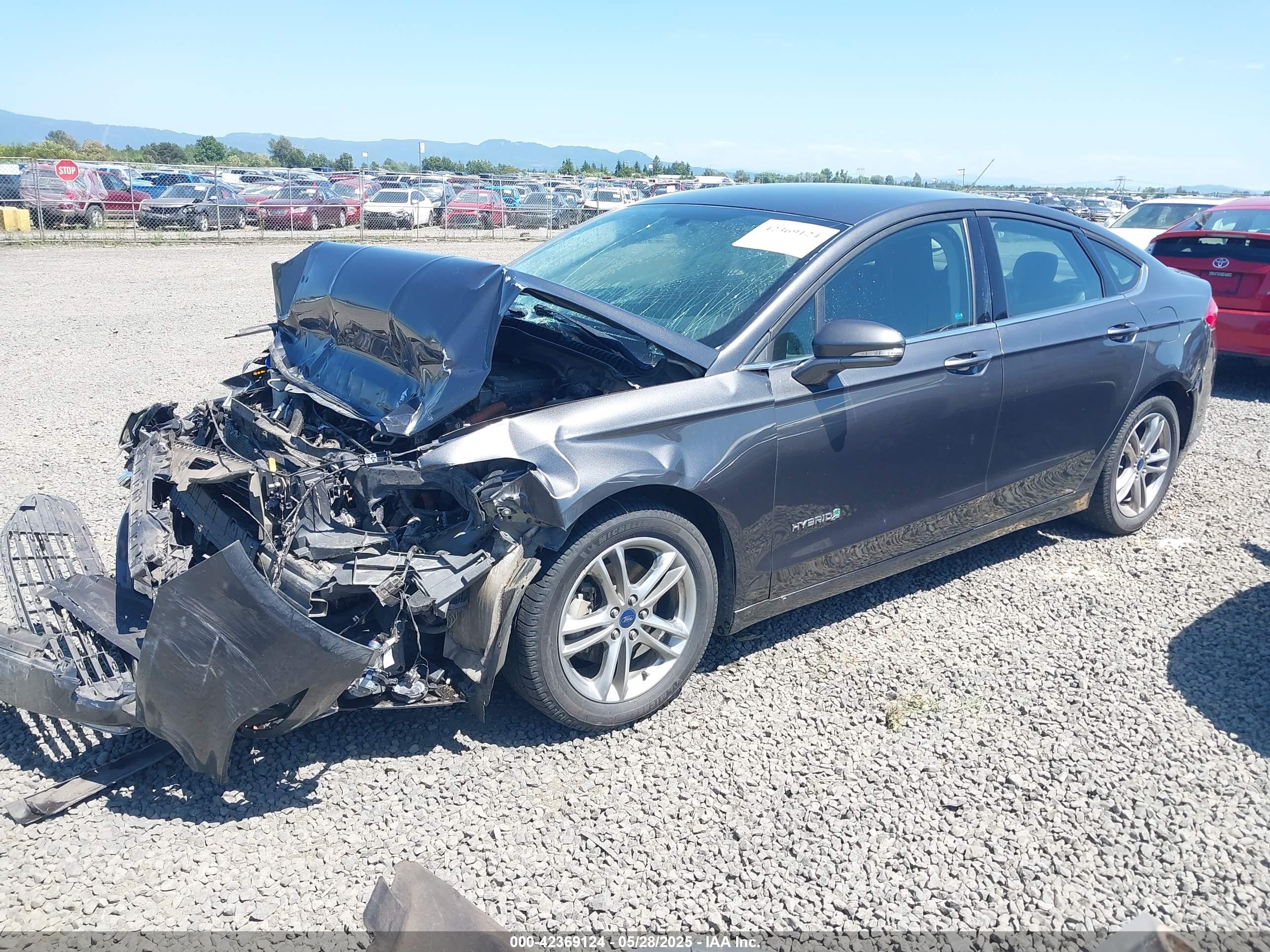 FORD FUSION image 2