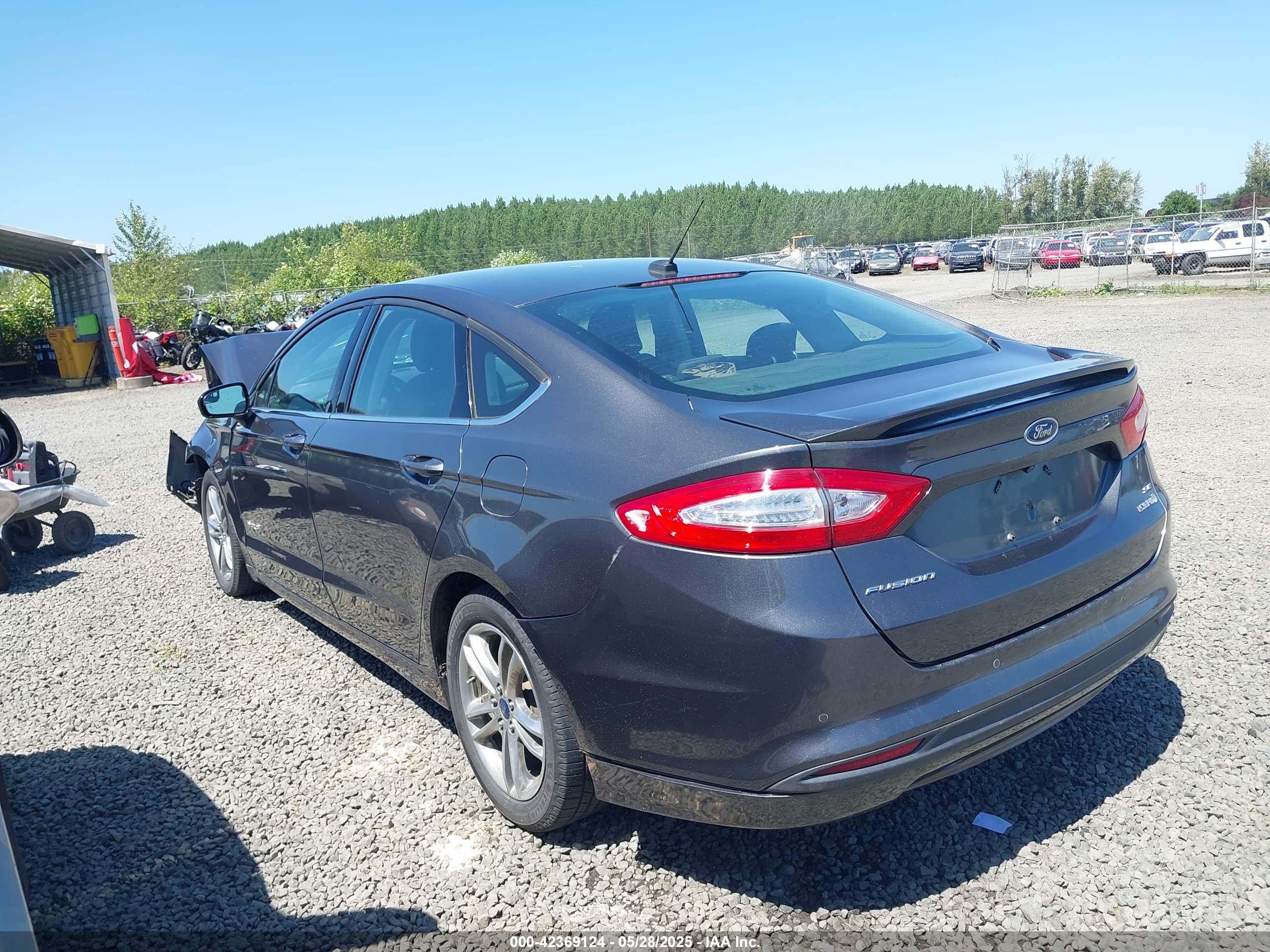 FORD FUSION image 3