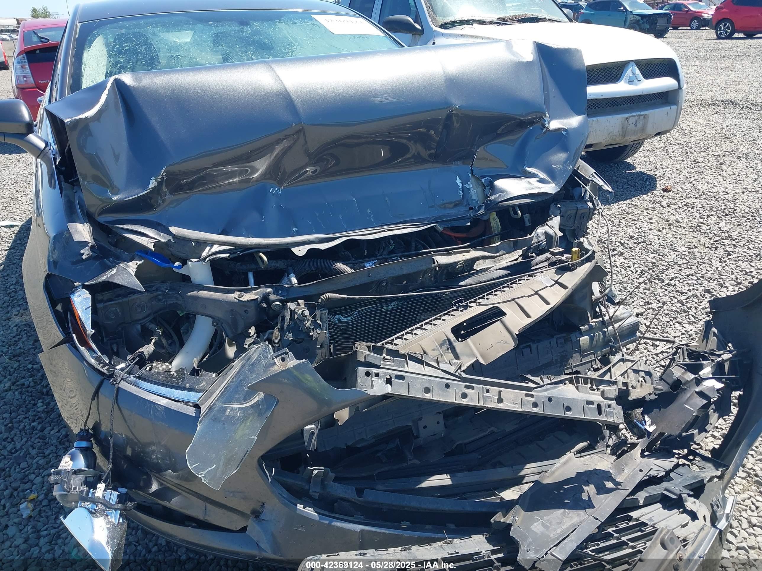 FORD FUSION image 6