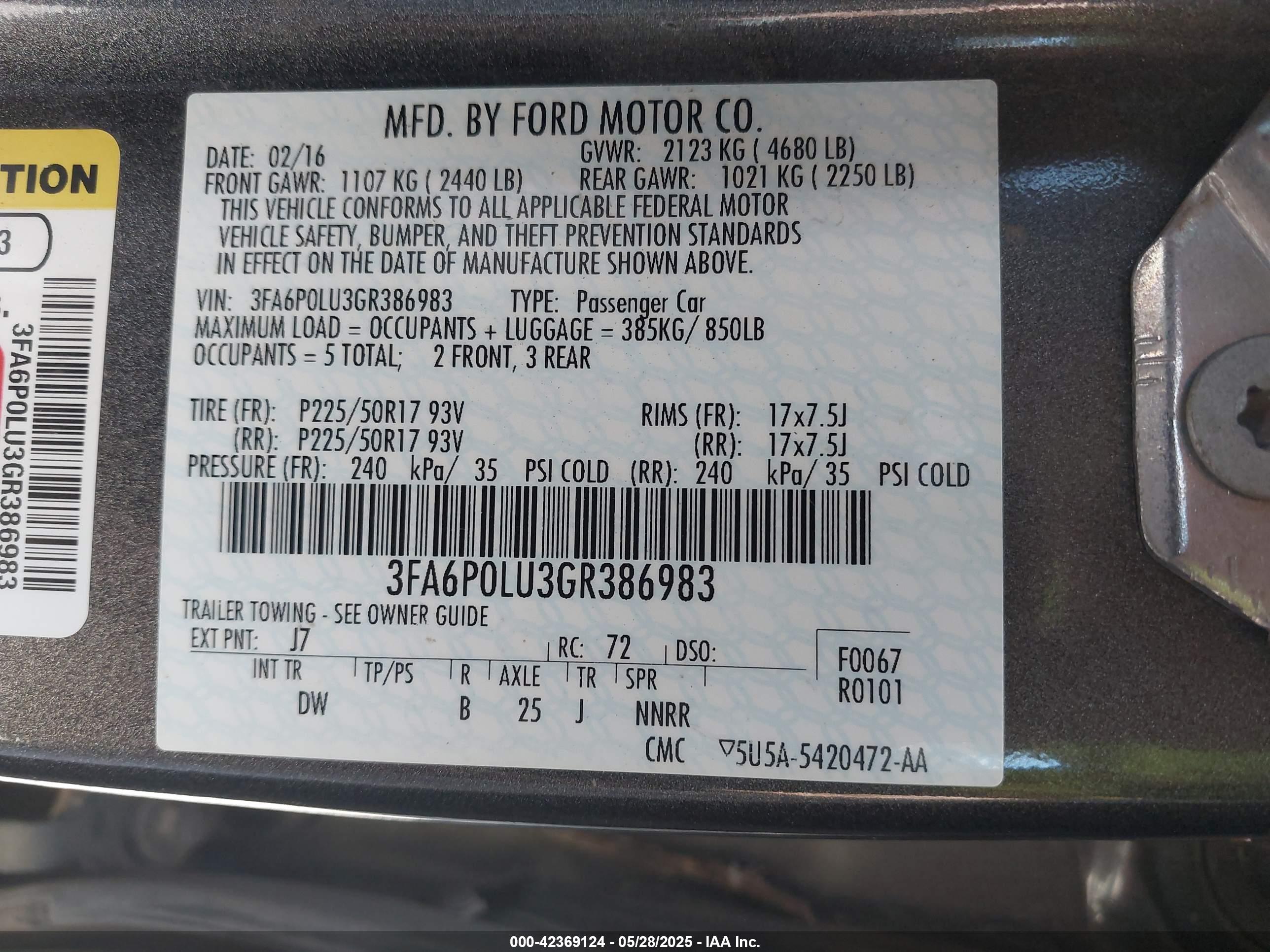 FORD FUSION image 9
