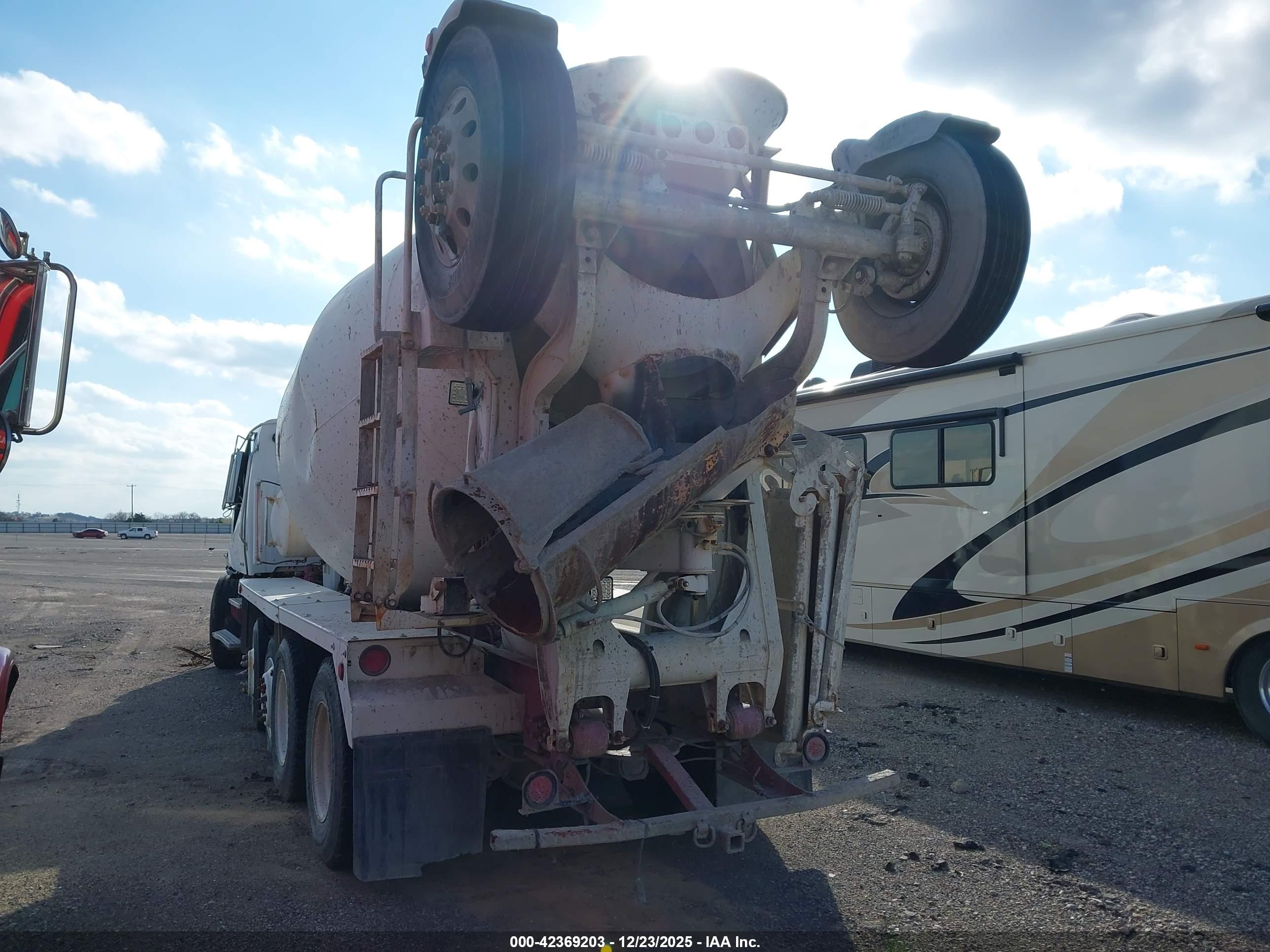 STERLING TRUCK image 3