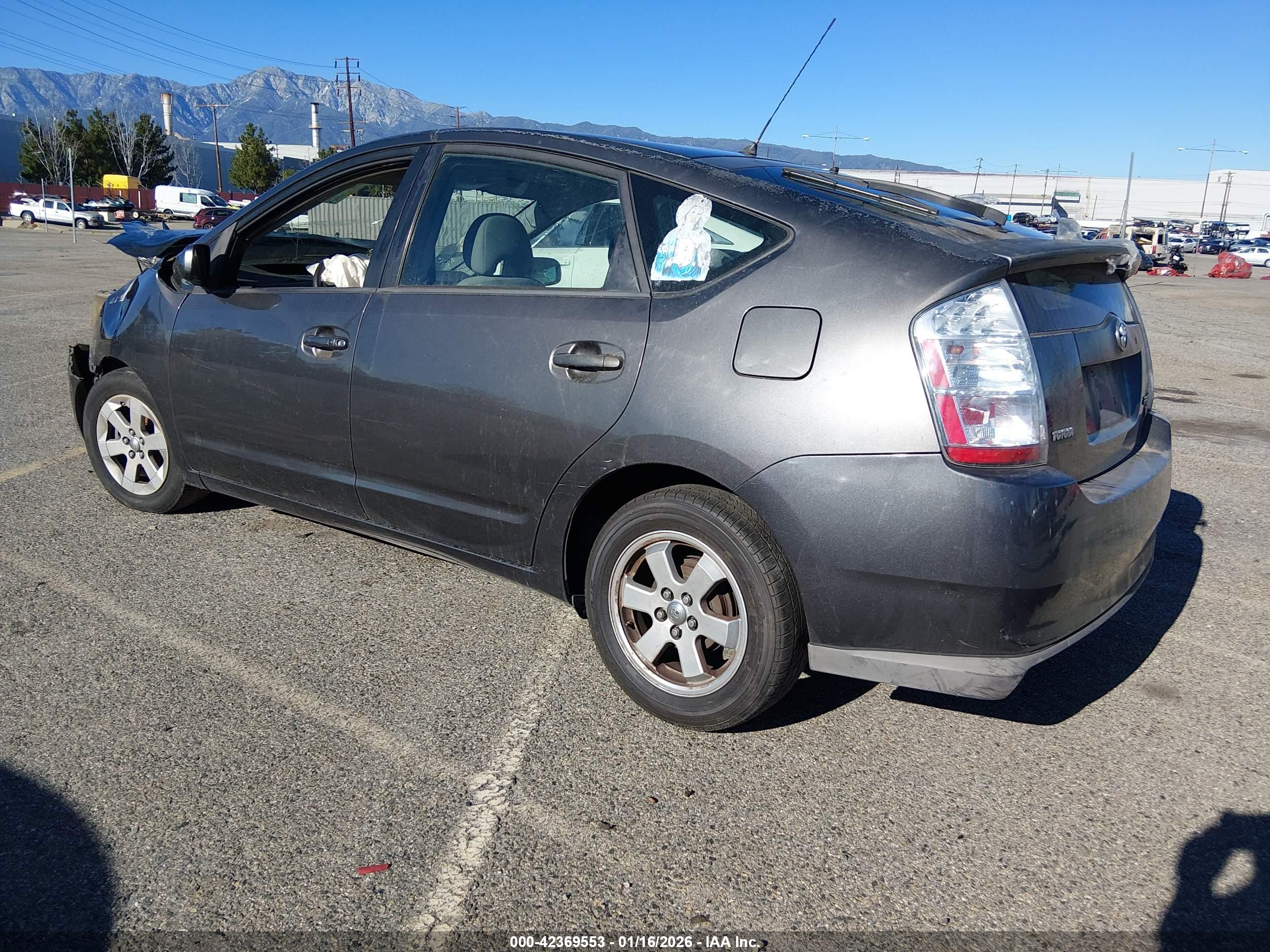 TOYOTA PRIUS image 3