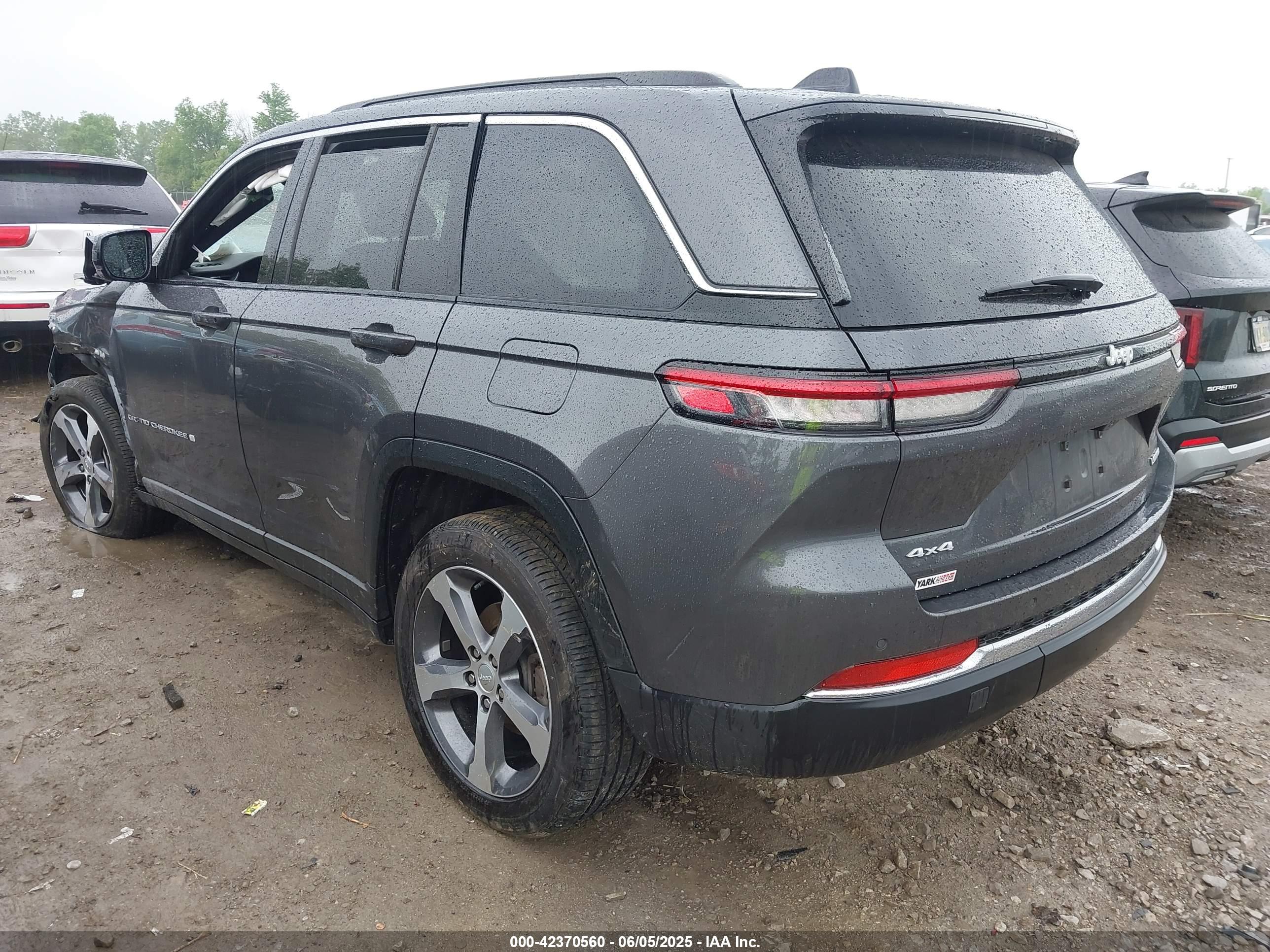 JEEP GRAND image 3